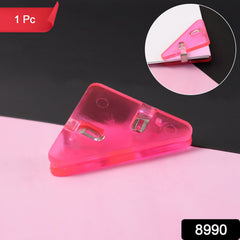 Corner clip securing papers