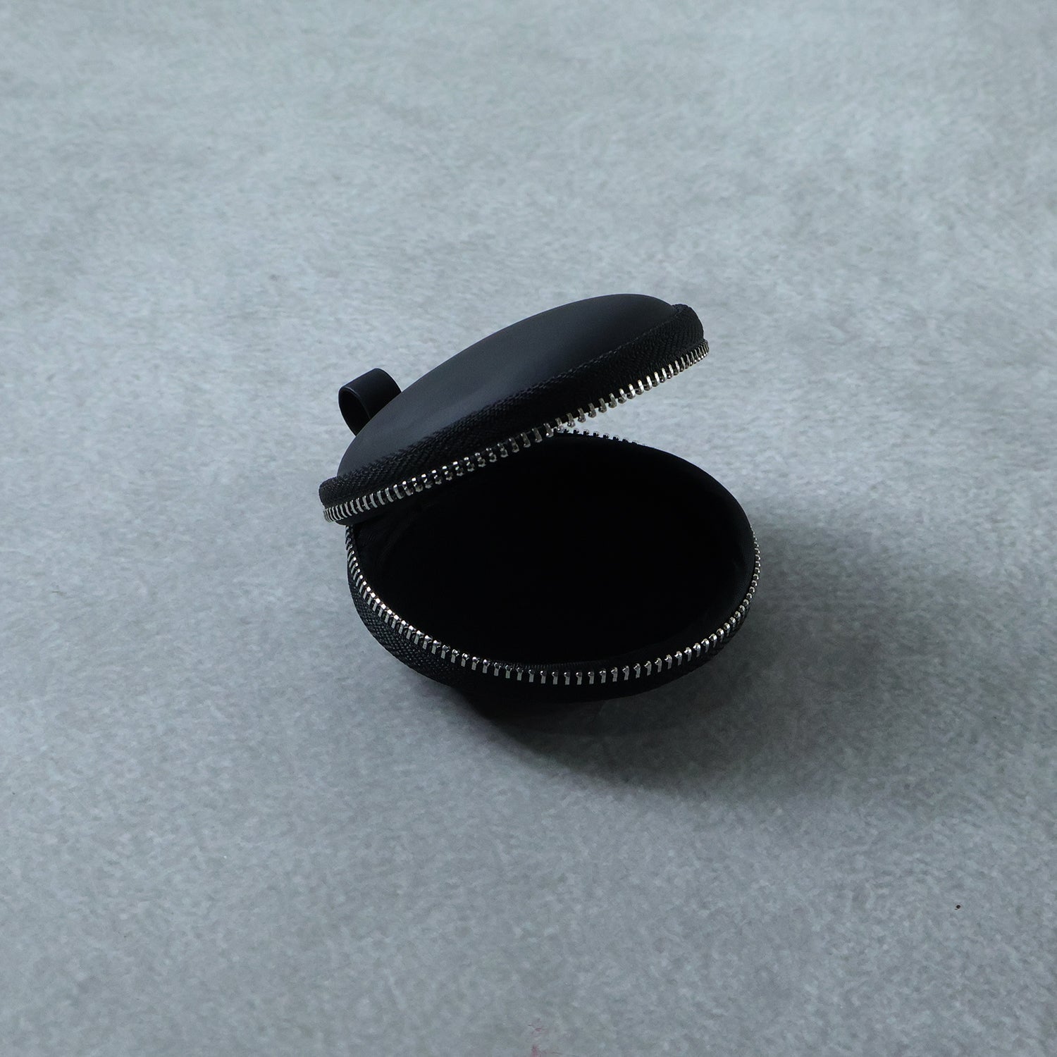 Compact Hard Shell Earphone Carrying Case with Zipper Closure (1 Pc)