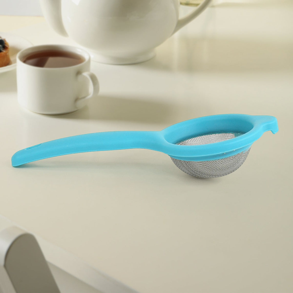 Apex Kadak stainless steel mesh strainer with plastic handle