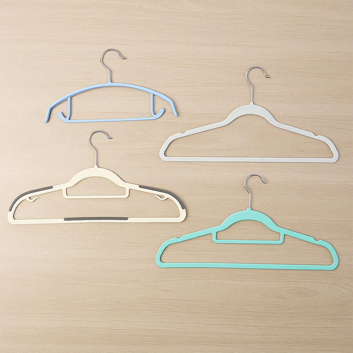 Premium Mix Design Non-Slip Clothes Hanger (Mix Design / 1 Pc)