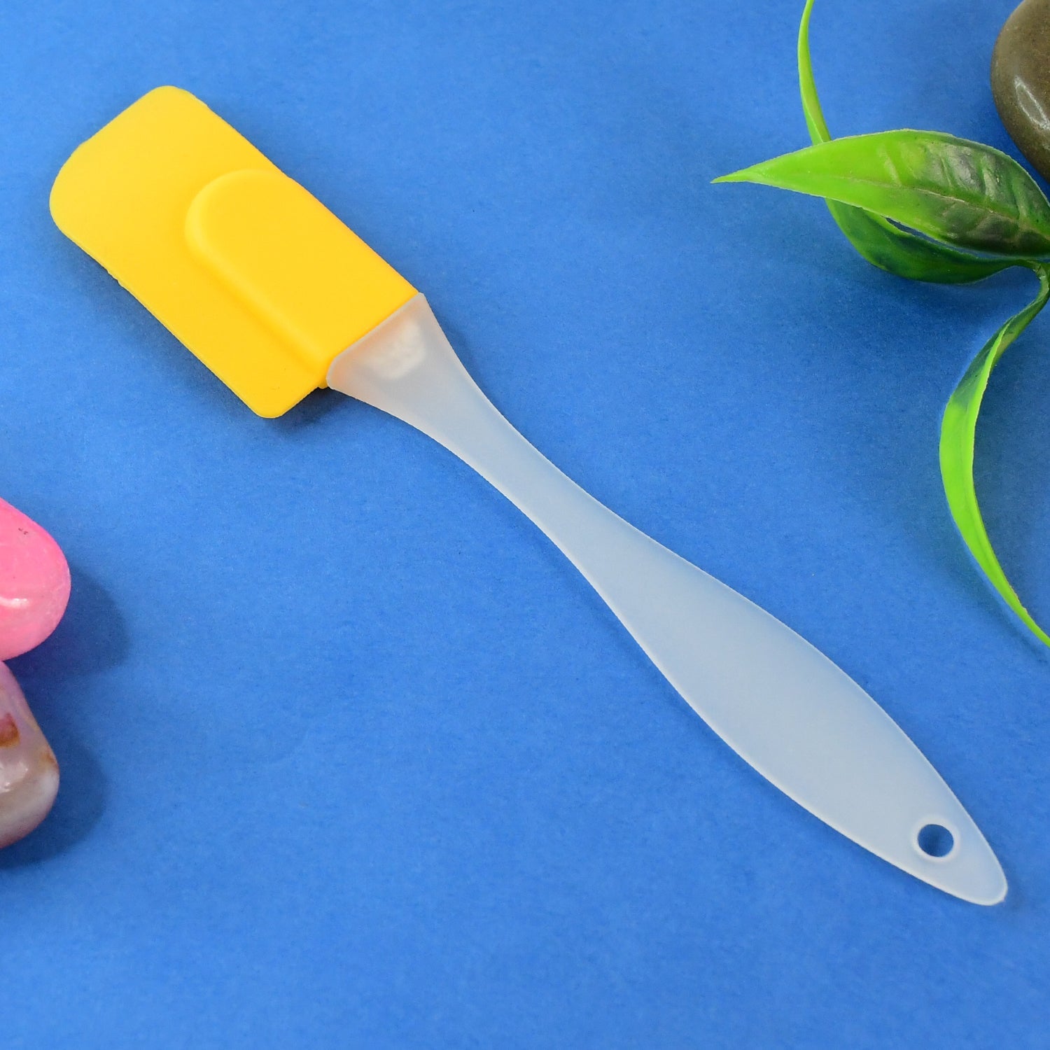 Silicone cooking spatula detailed view