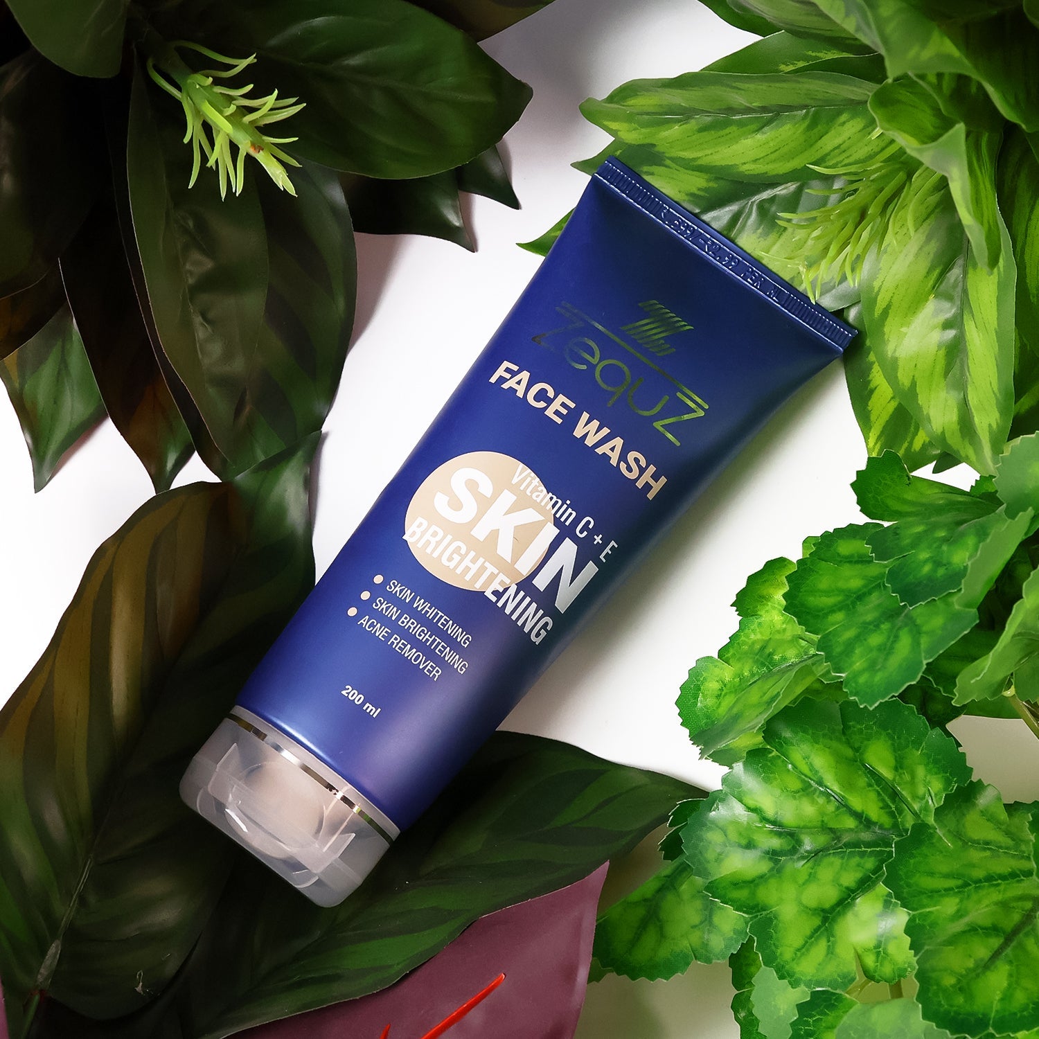 Zequz Vitamin C + E Brightening Face Wash - (200 ML)
