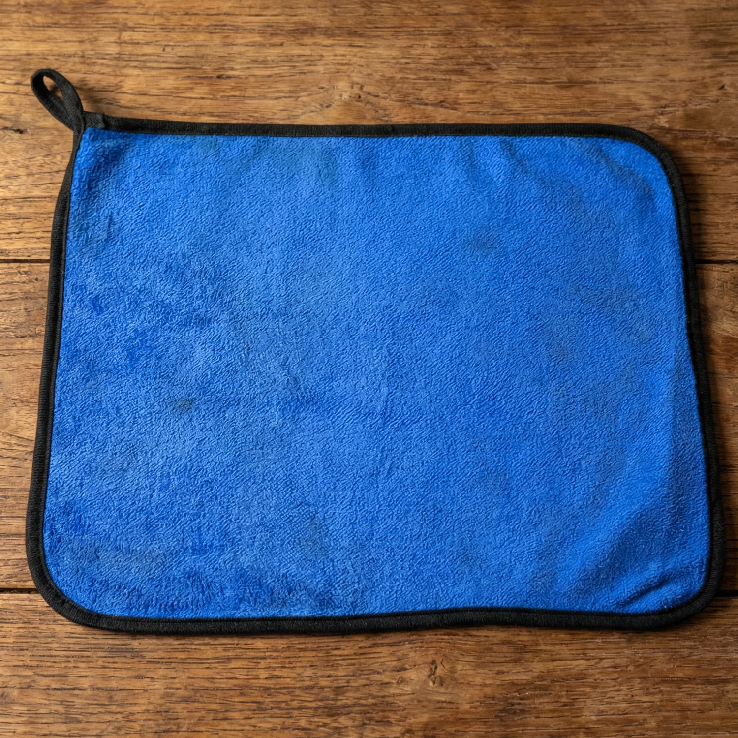 DeoDap Premium Microfiber Cleaning Cloth Towel - lifestyle clean surface