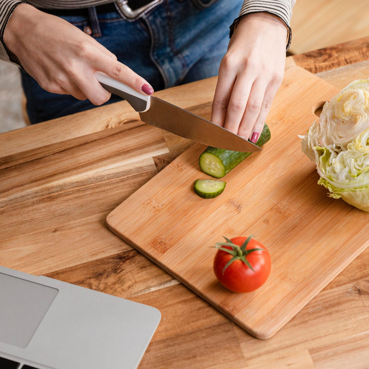 Large wooden bamboo kitchen cutting board, versatile use