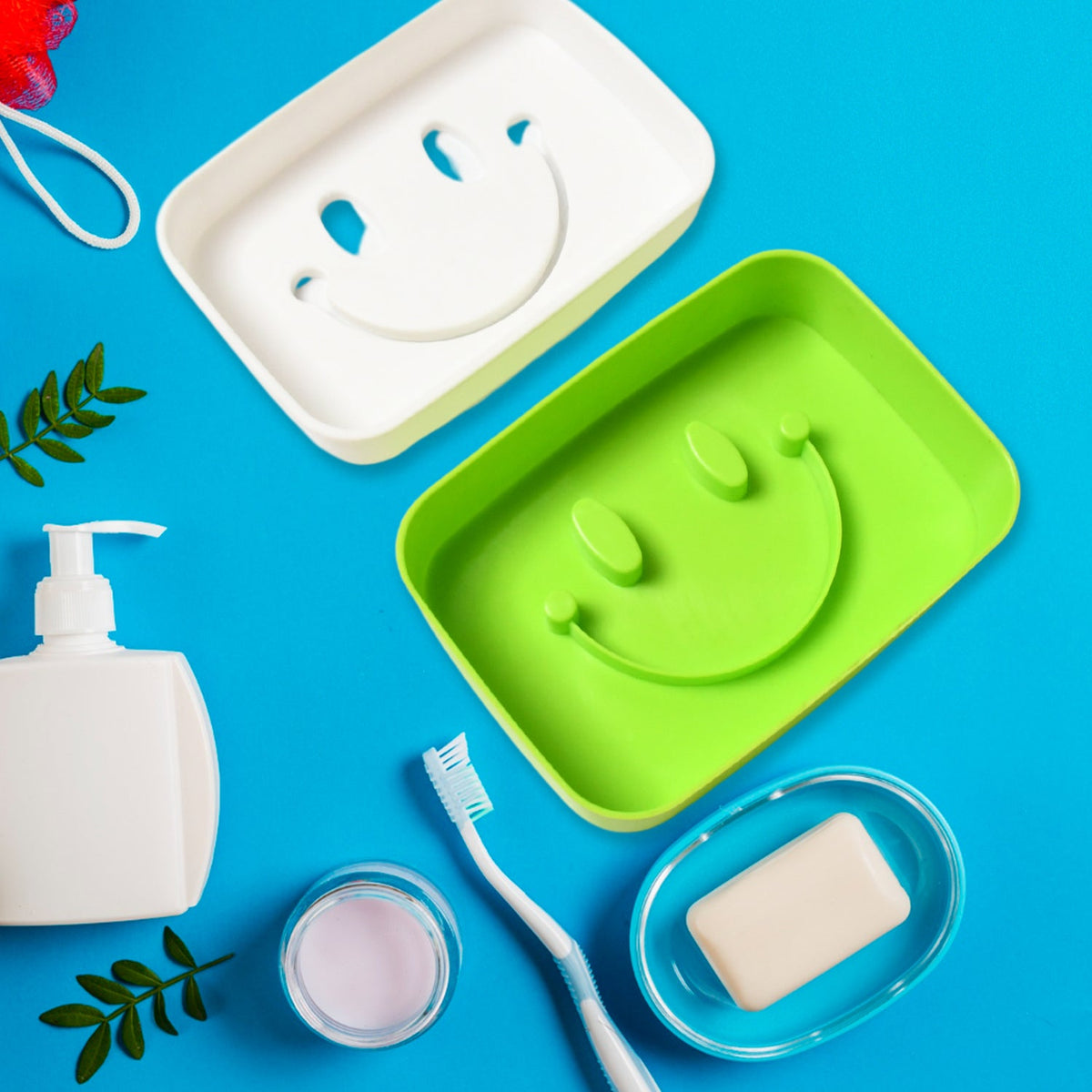 Portable travel soap dish box with cute smiley face - closed view