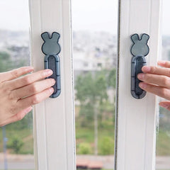 Push pull door helper handle on window slider