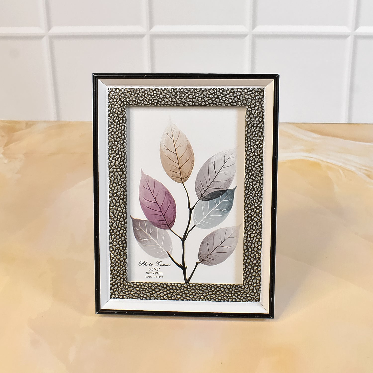 Modern Plastic Picture Frame Photo Holder (1 Pc / Mix Color & Design / 15Ã—12 Cm)