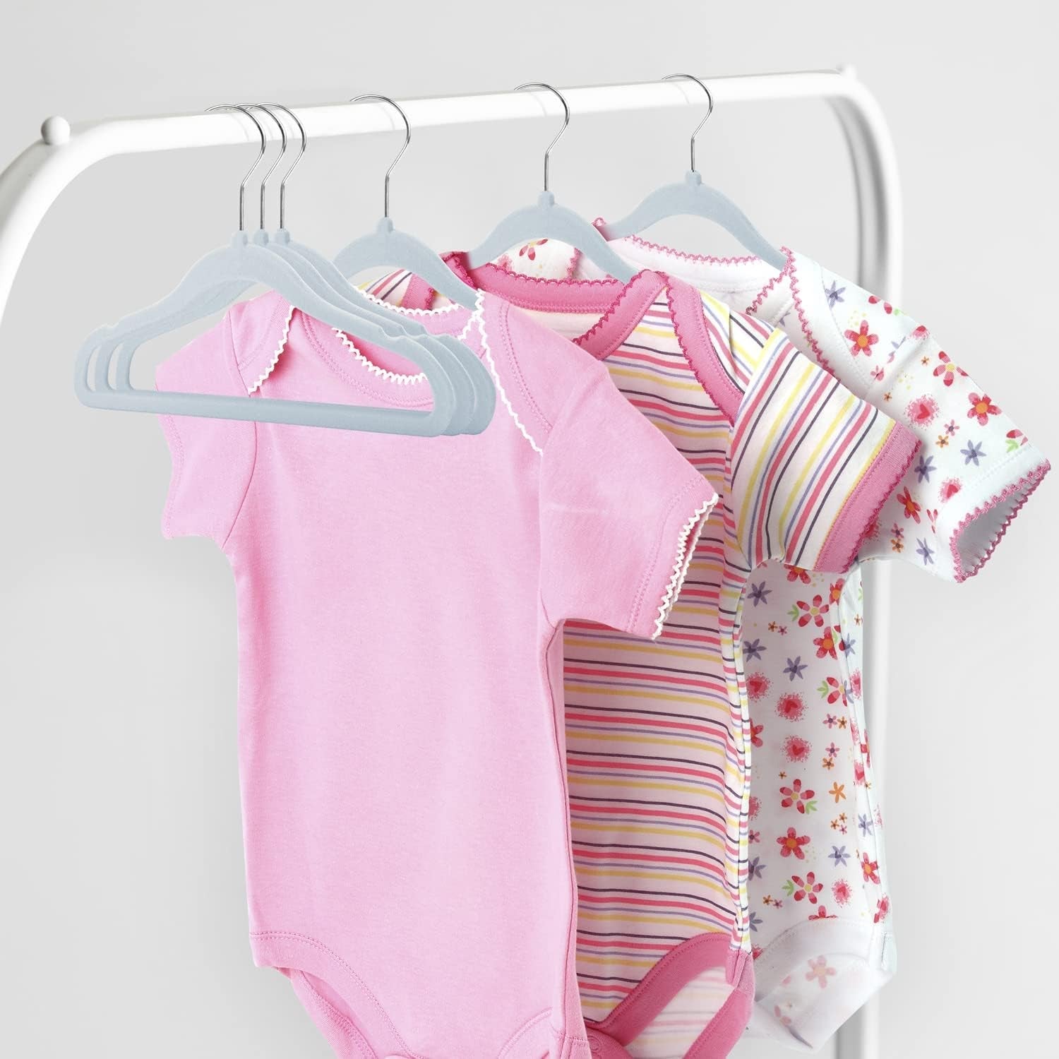 Premium Mix Design Non-Slip Clothes Hanger (Mix Design / 1 Pc)