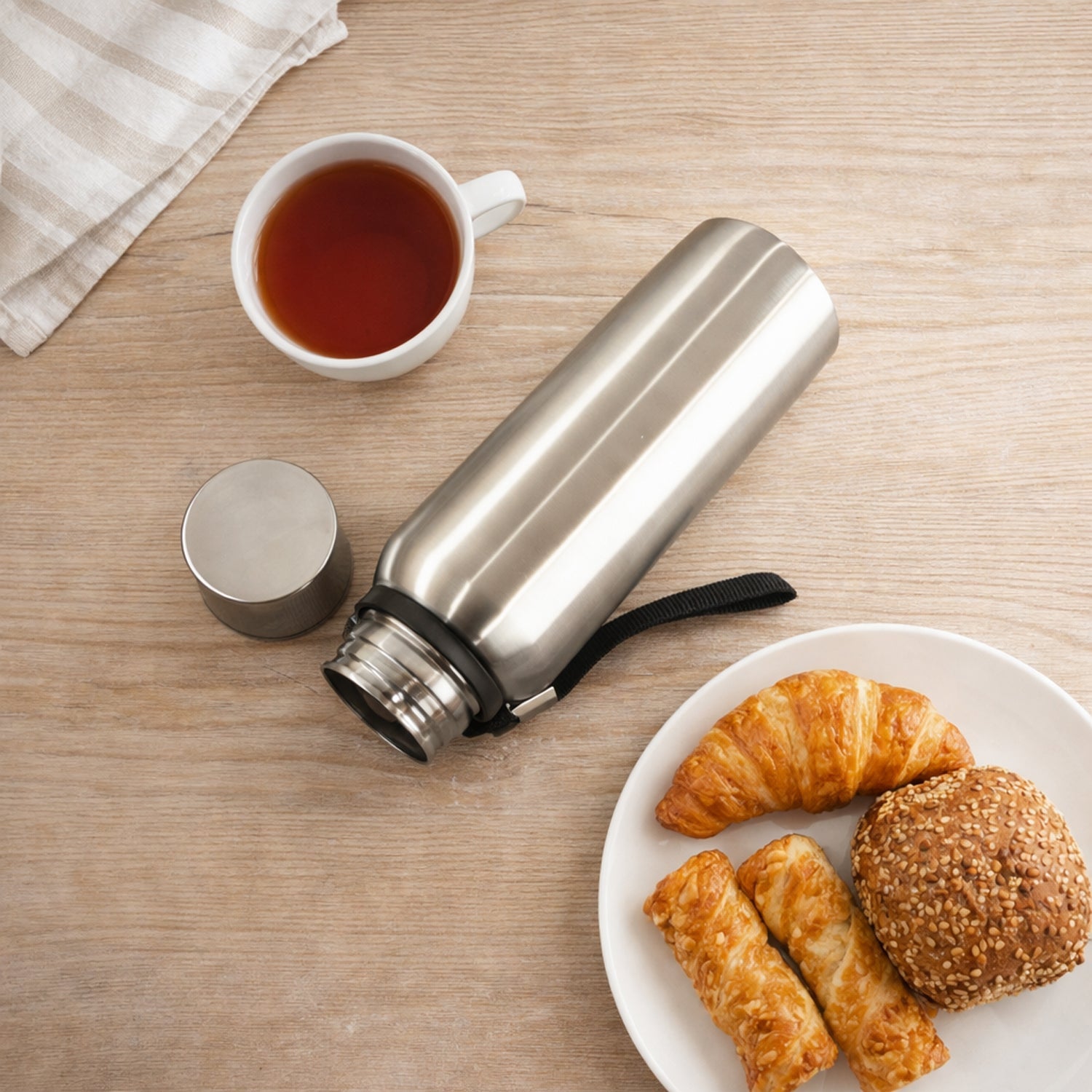 Stainless Steel Vacuum-Insulated Drink Water Bottle (750 ML)