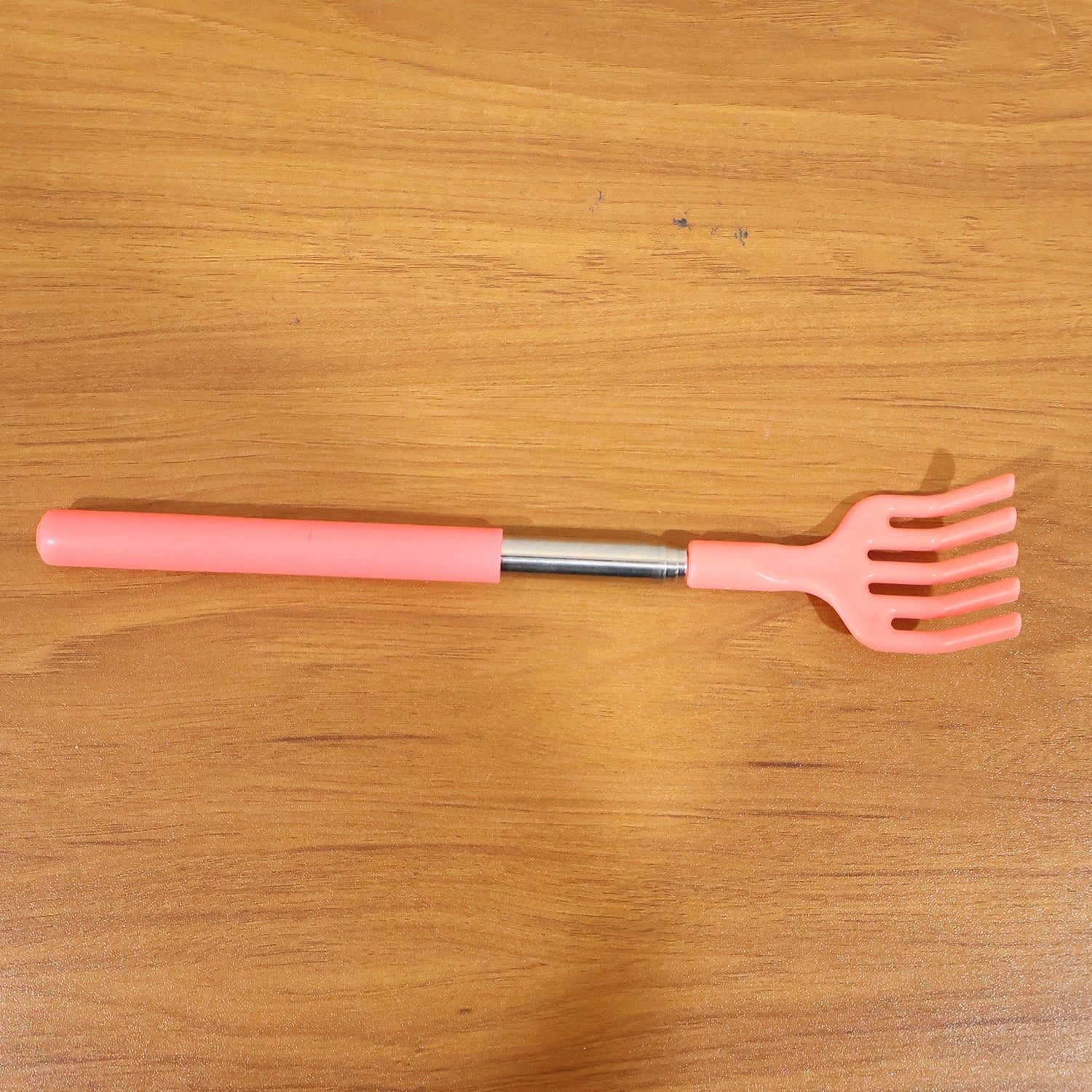 Khujli Stick product packaging and accessories