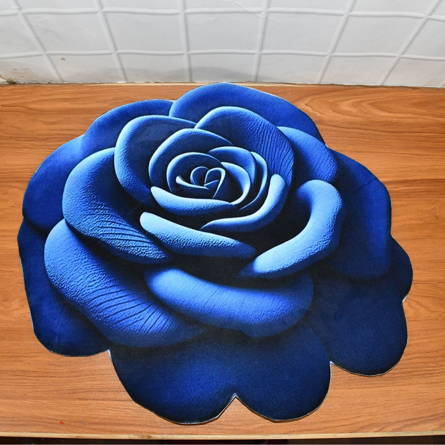 Rose Shaped Anti-Slip Velvet Floor Mat - (1 Pc)