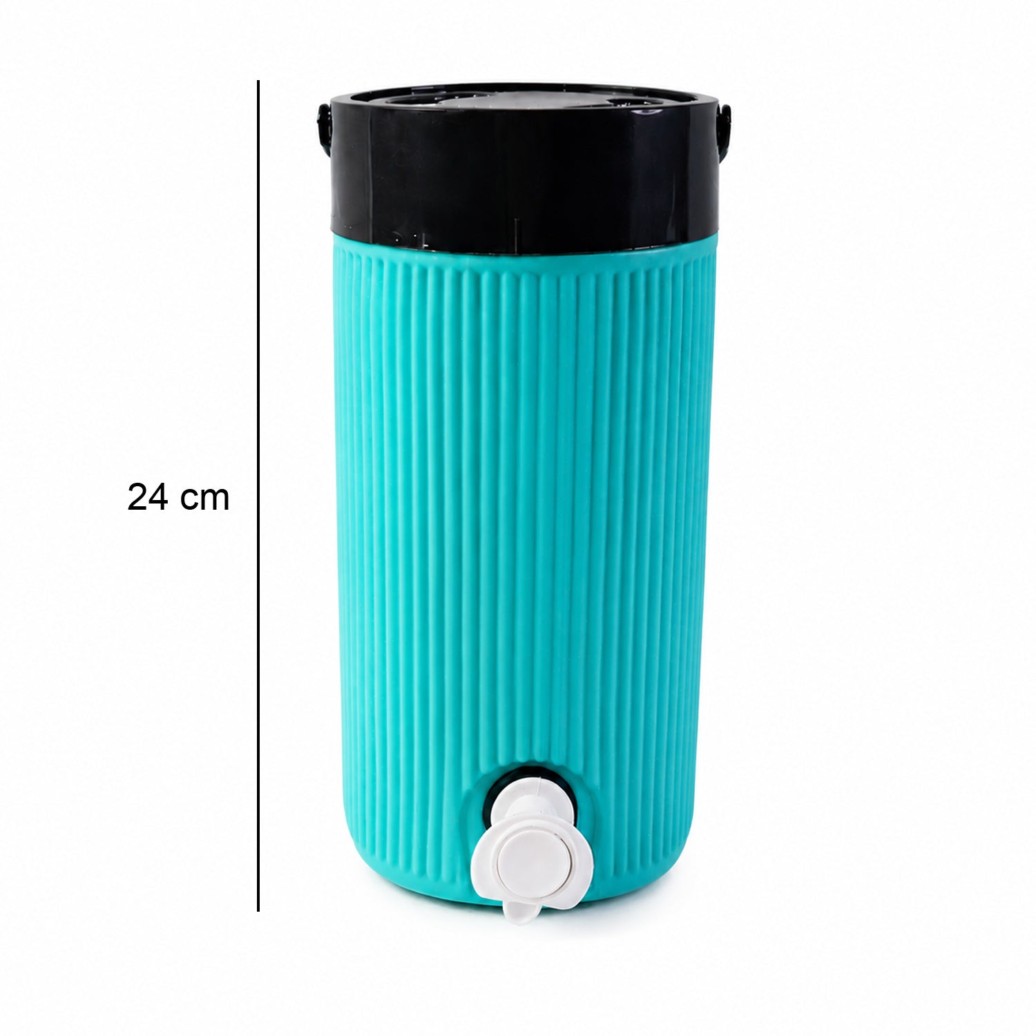 Water being poured from ChillPour insulated jug tap