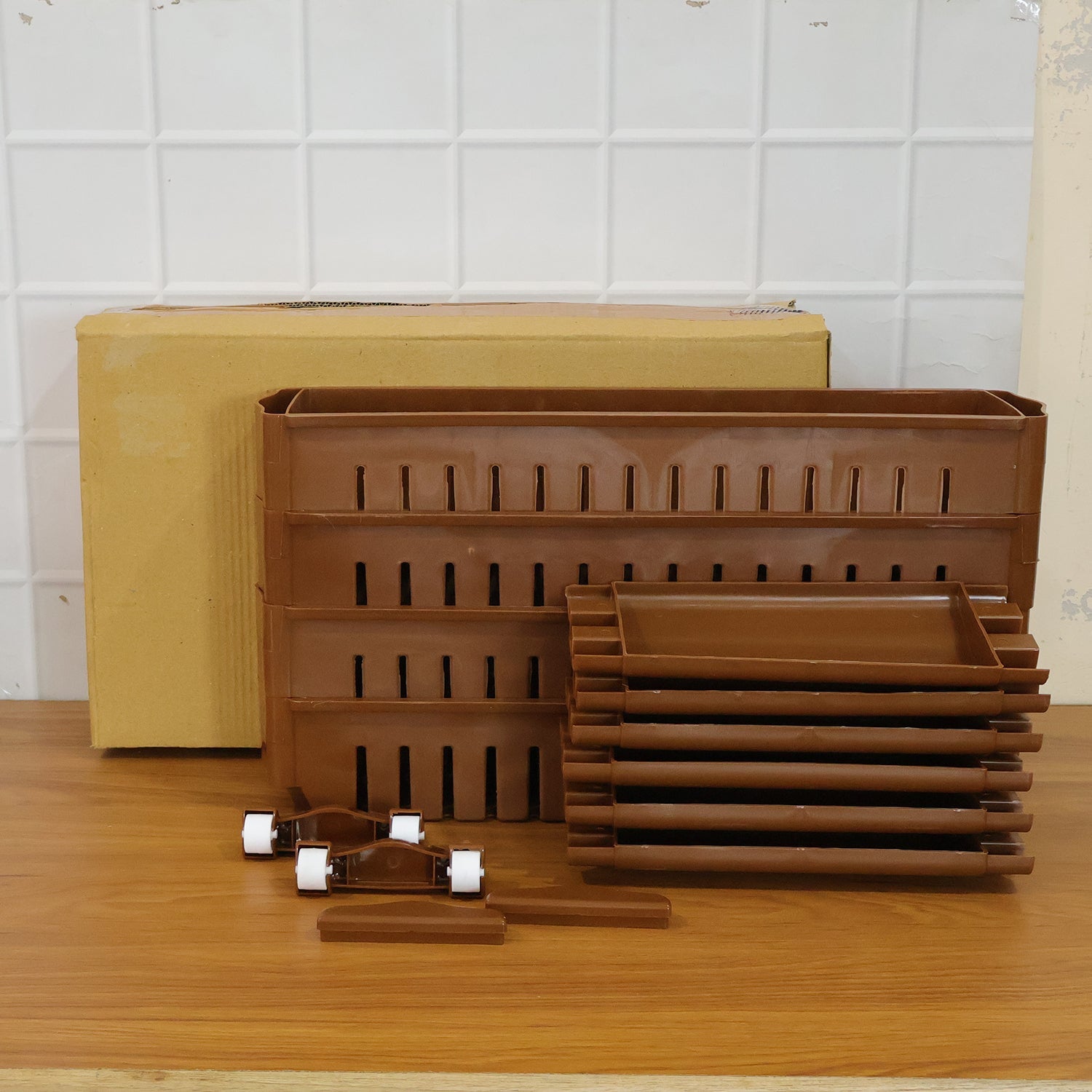 Multipurpose Plastic 4 Layer Storage Rack with Wheels