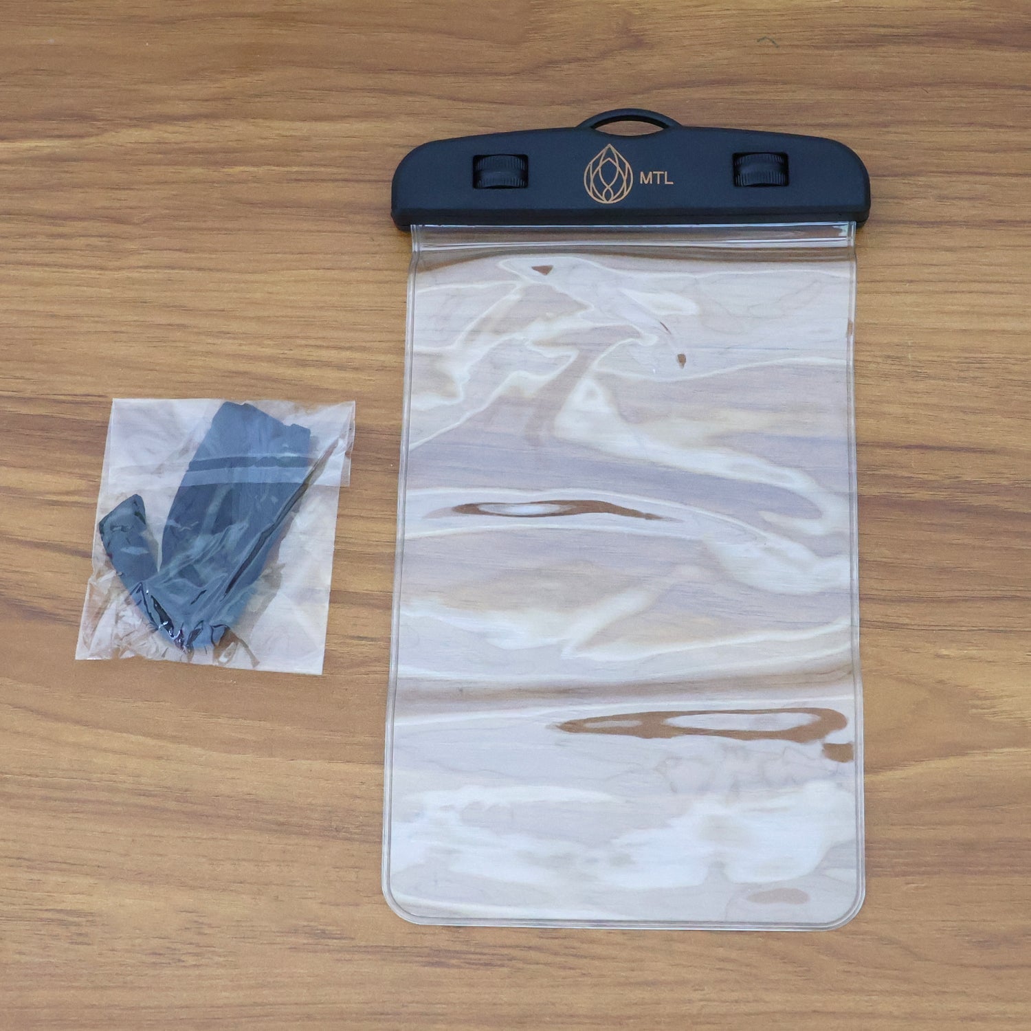 Waterproof mobile pouch protecting phone during outdoor use