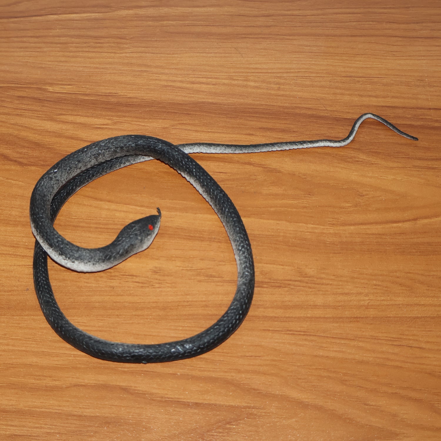 Realistic Rubber Snake Prank Toy (1 Pc)