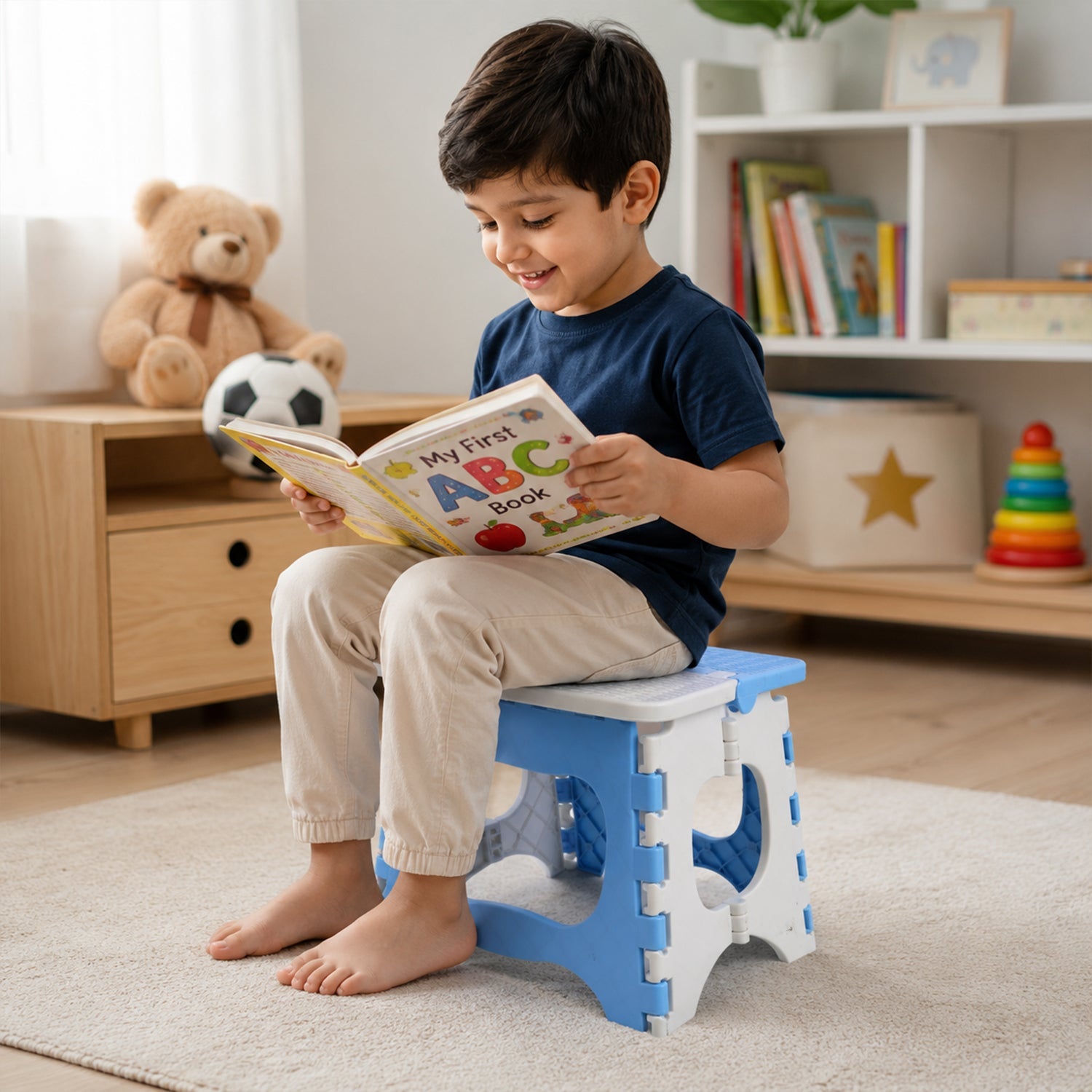 Folding plastic step stool