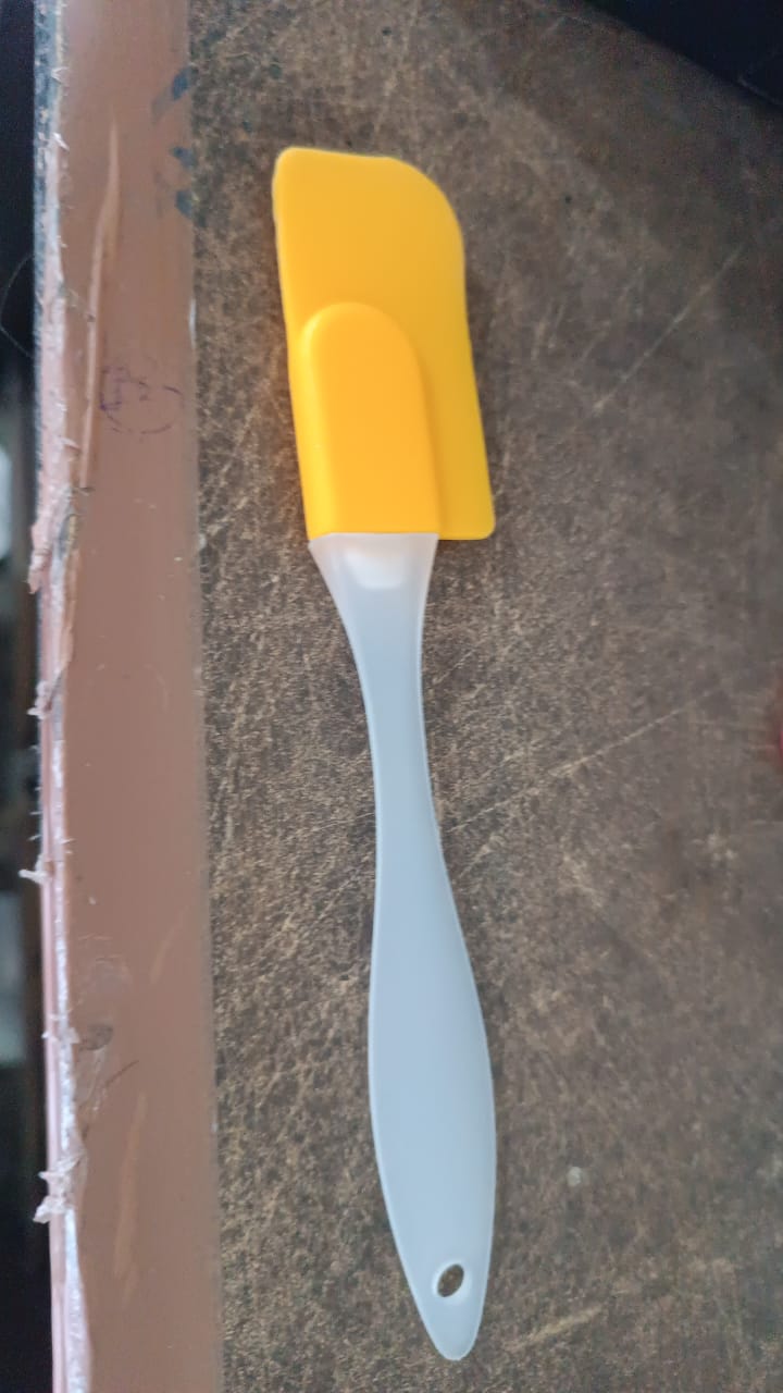 Vertical view of silicone cooking spatula