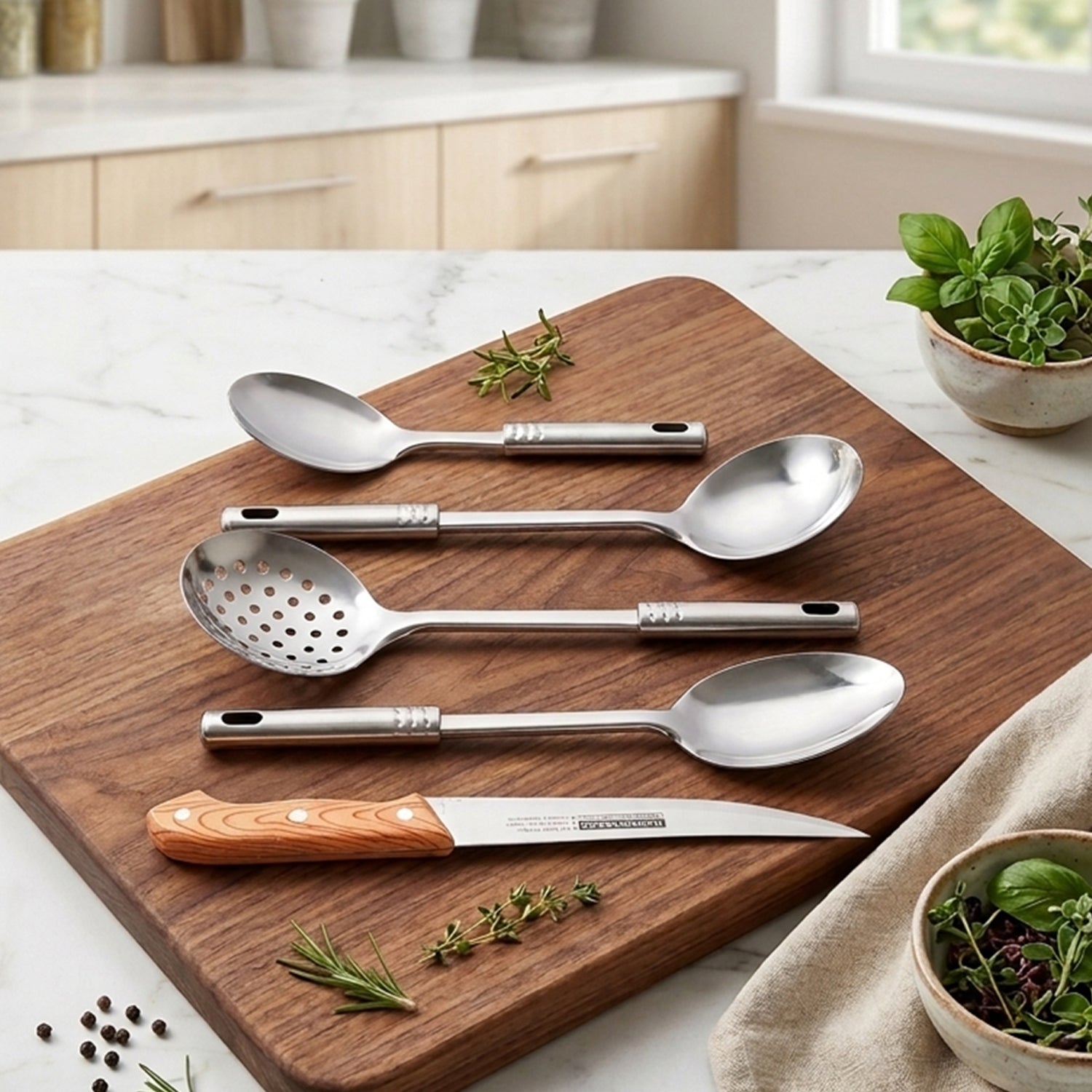 Five piece kitchenware tool set