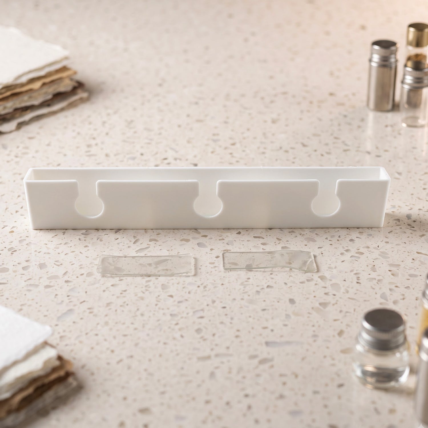 Glass hanger feature view