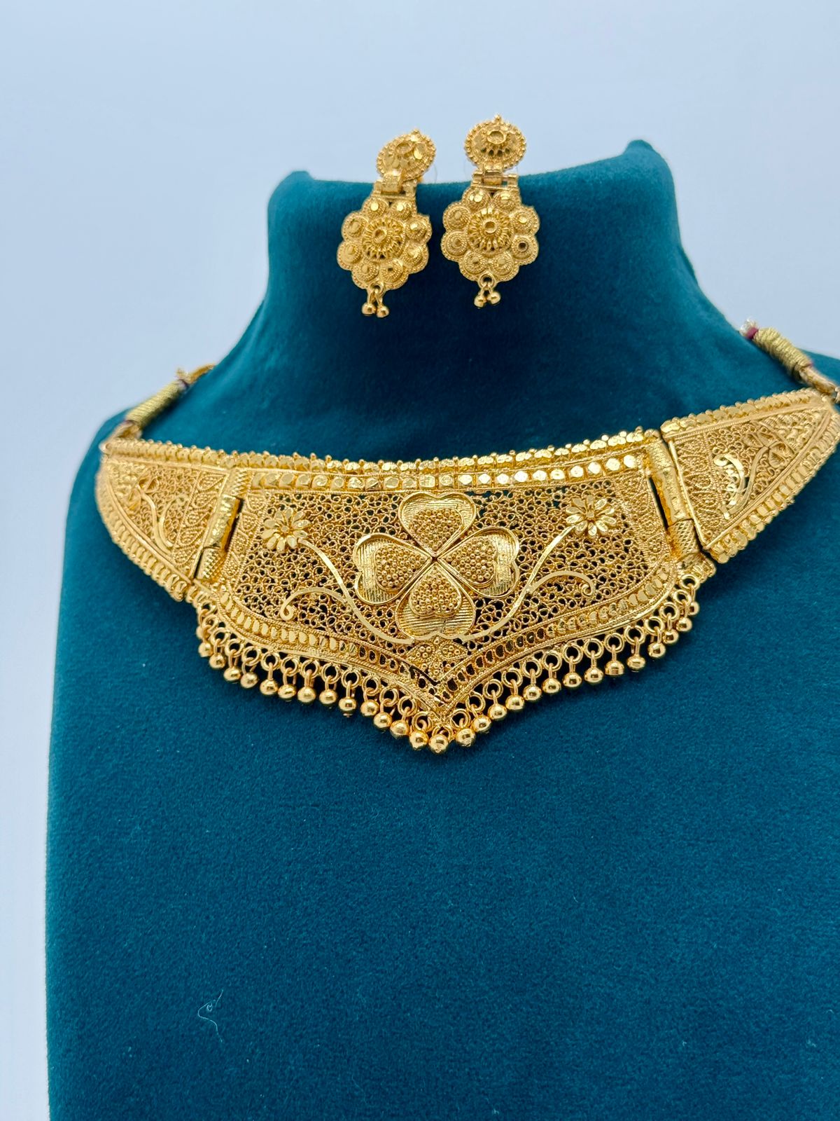 Choker Haar with Matching Earrings â€“ Traditional Bridal Jewellery Set