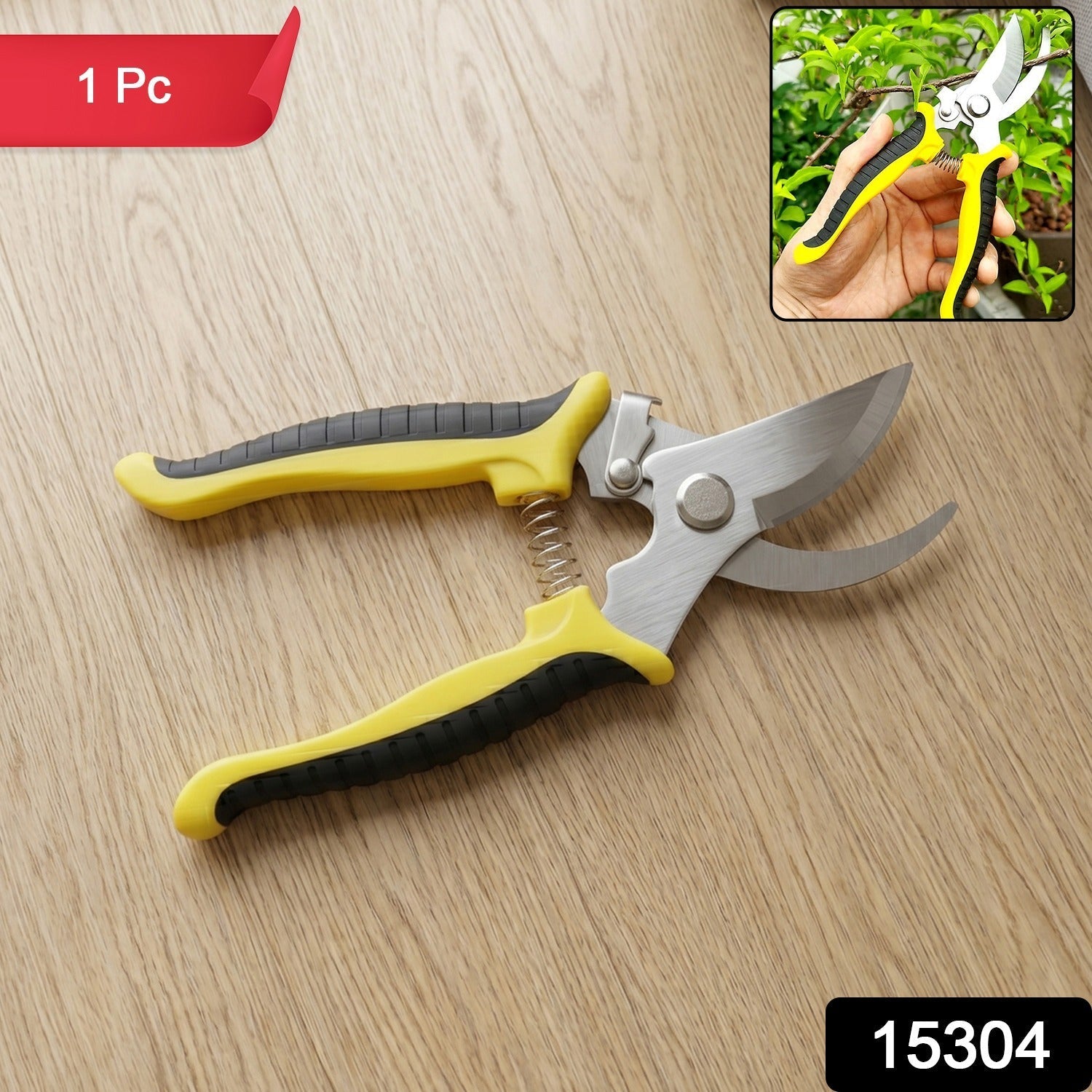 Set of garden pruning shears in packaging