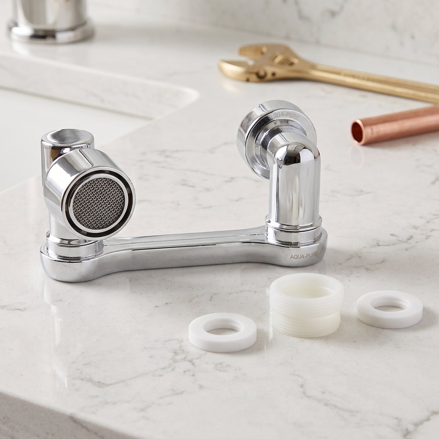 Two spray modes on the rotating faucet head
