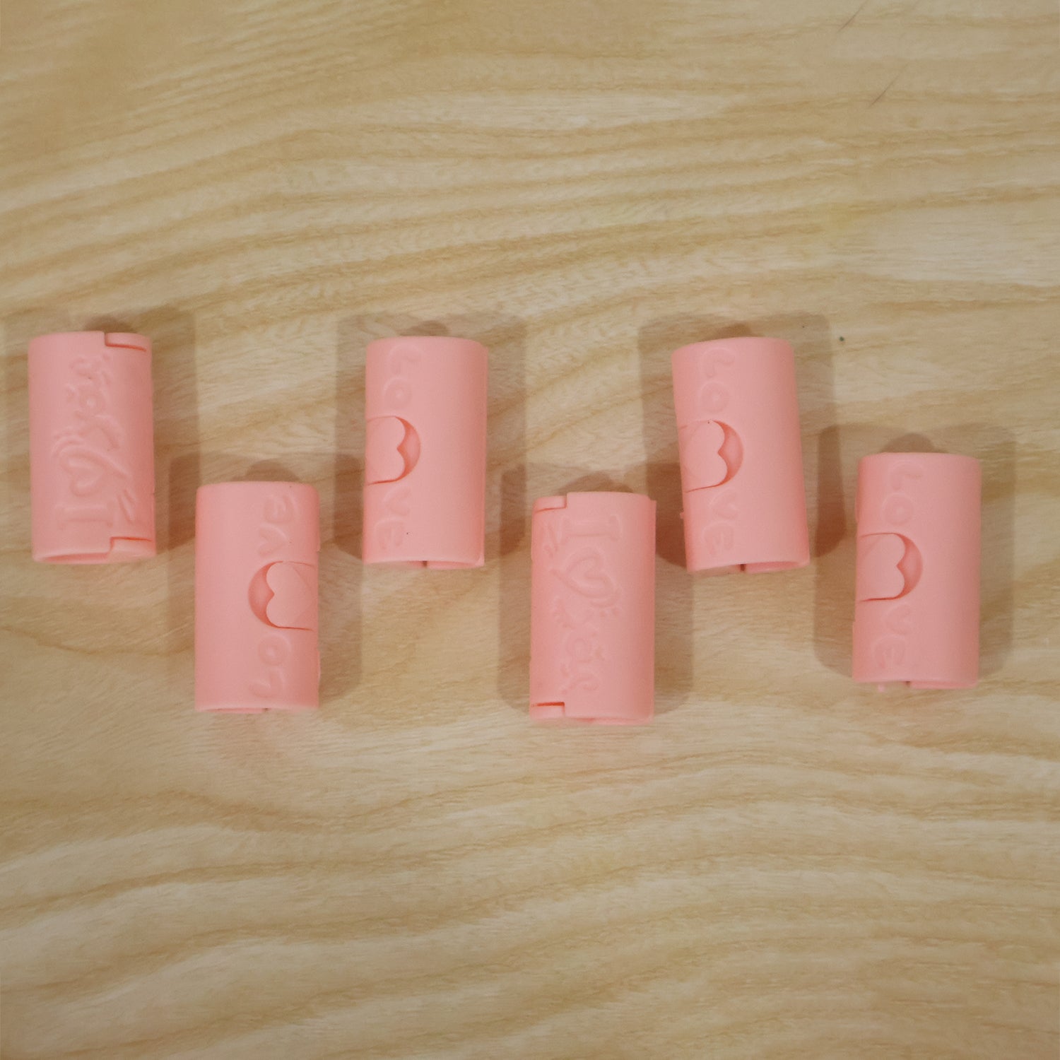 Live photo of plastic bed sheet holder clips