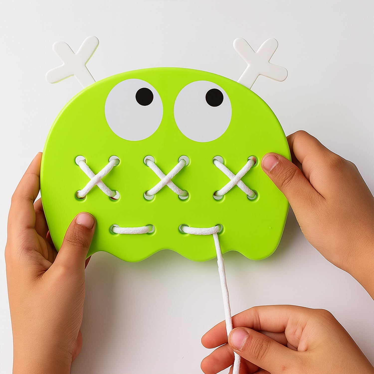 Stitch Mee Puzzle Toy pieces arranged into a flower shape