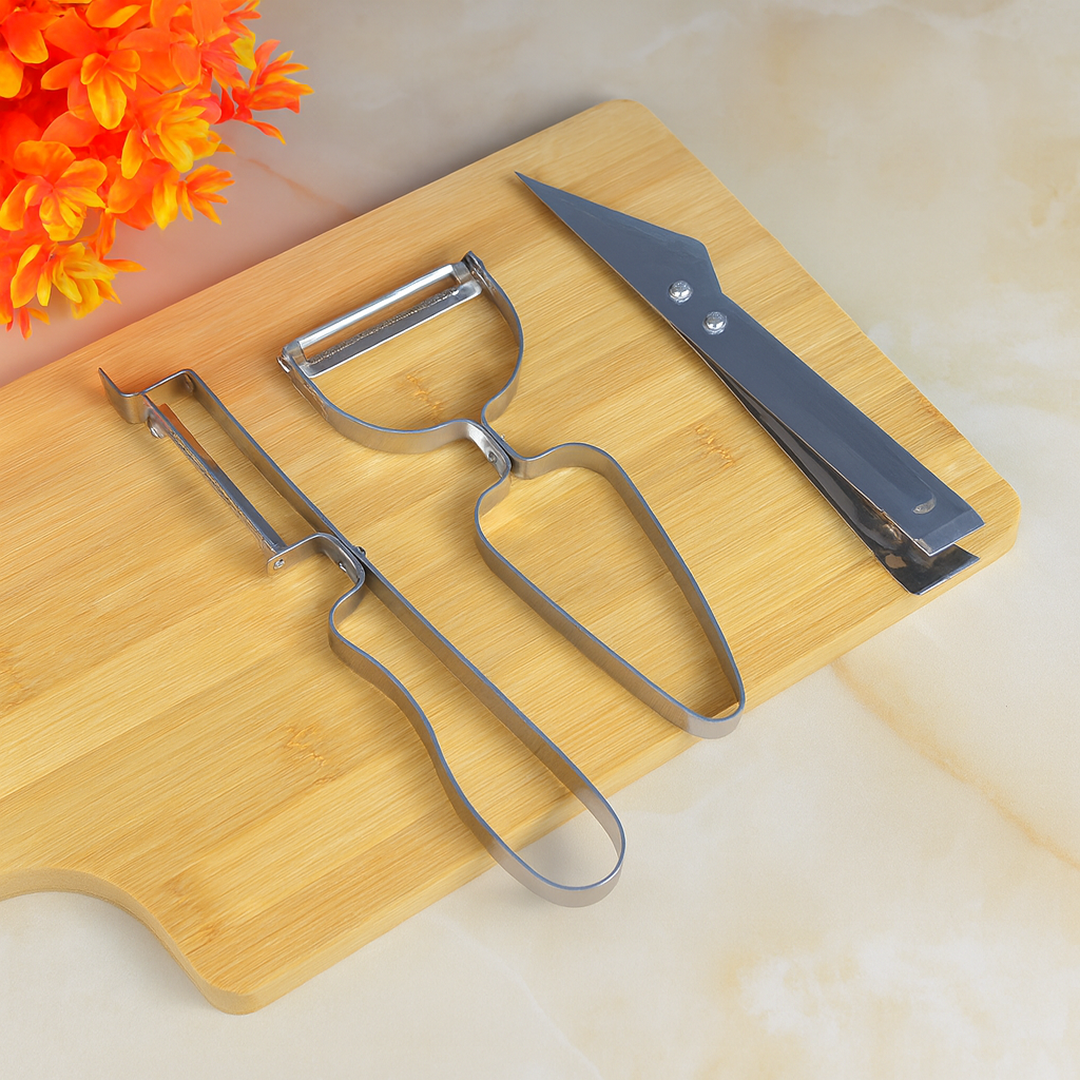 Peeler and grater set in kitchen use