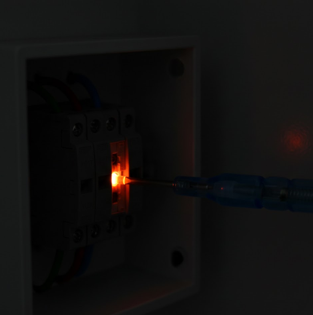 Insulated electrical tester screwdriver with voltage detection.