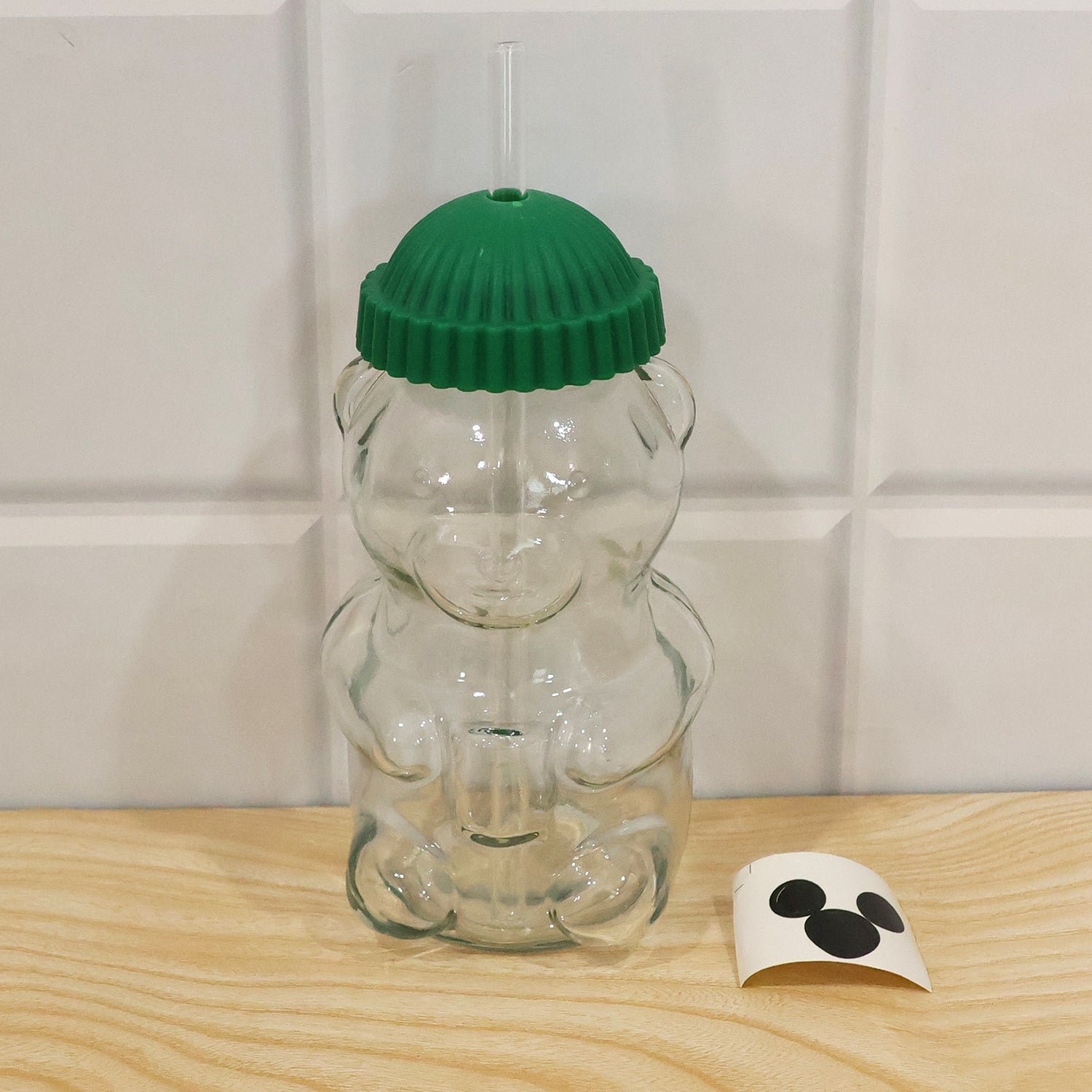 Bear glass sipper suitable for daily use