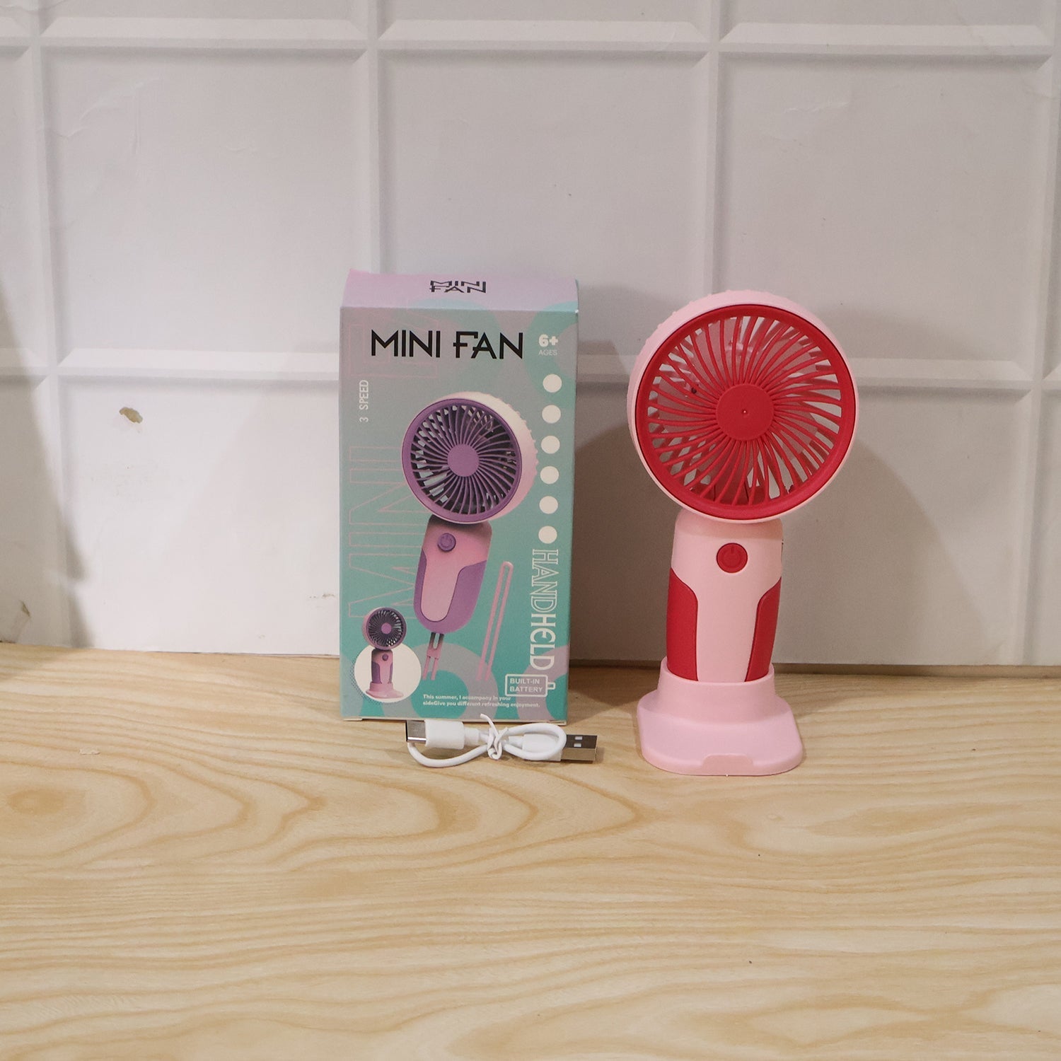 Retail box for mini handheld rechargeable fan