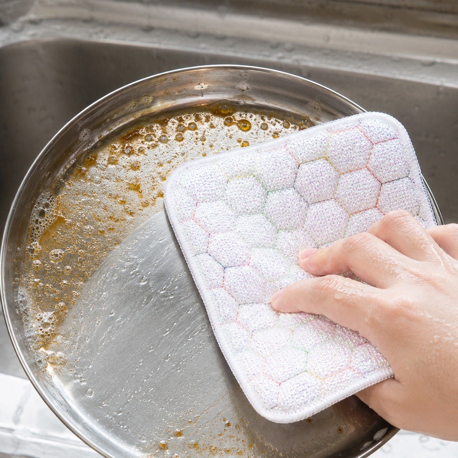 Scrub pad utensils cleaning