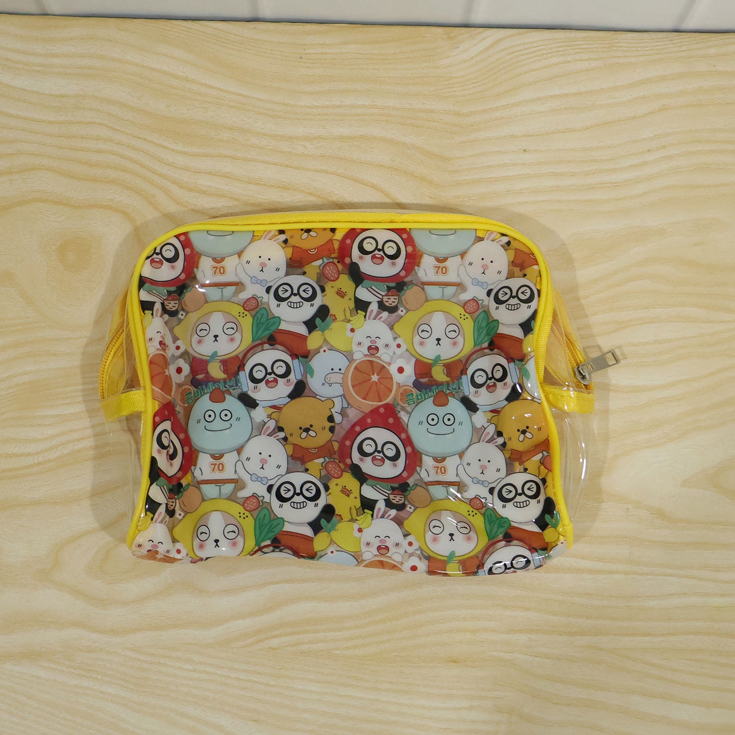 Cosmetic pouch travel use