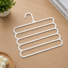 Close up of the swivel hook and hanging bars