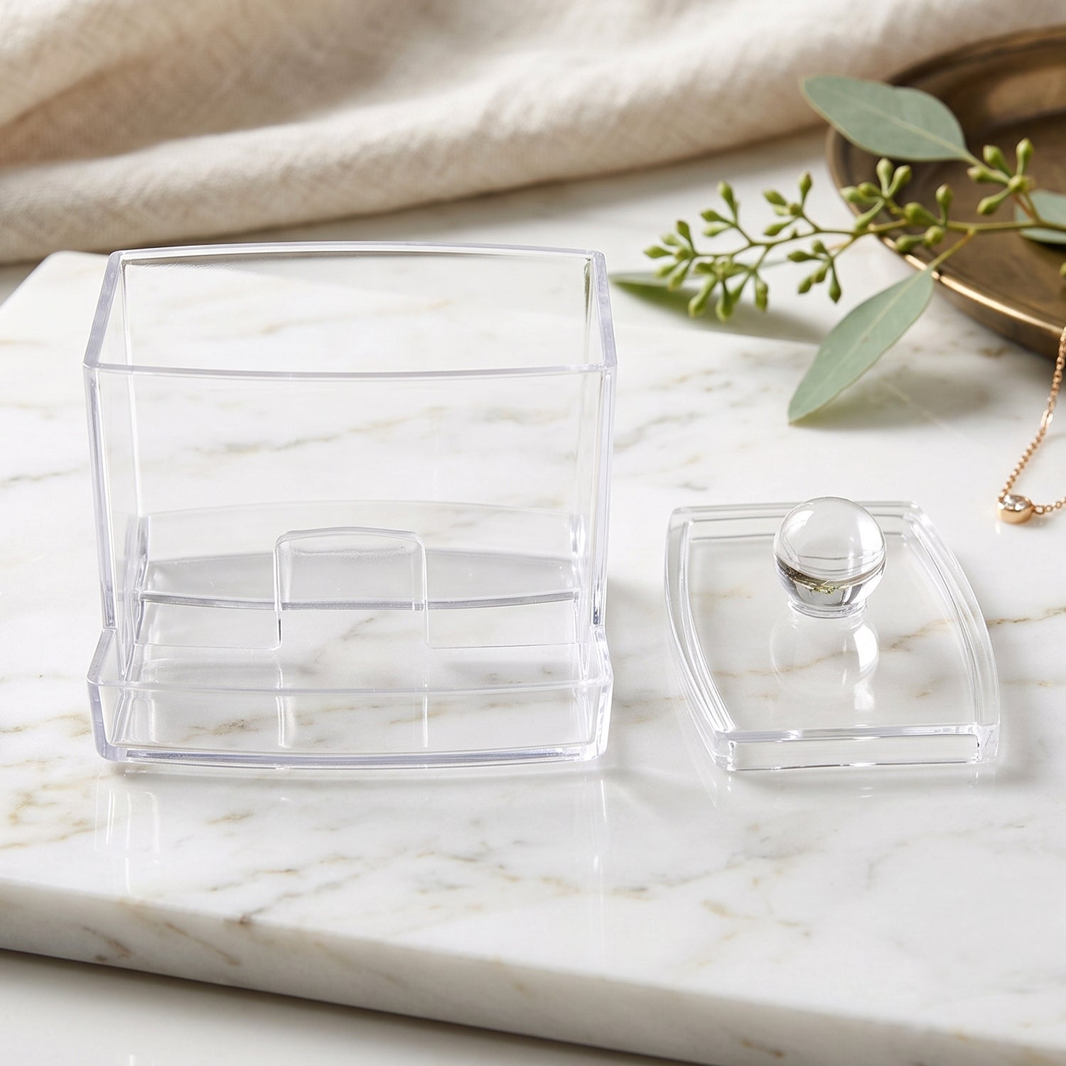 Transparent storage box keeps cotton buds dust free