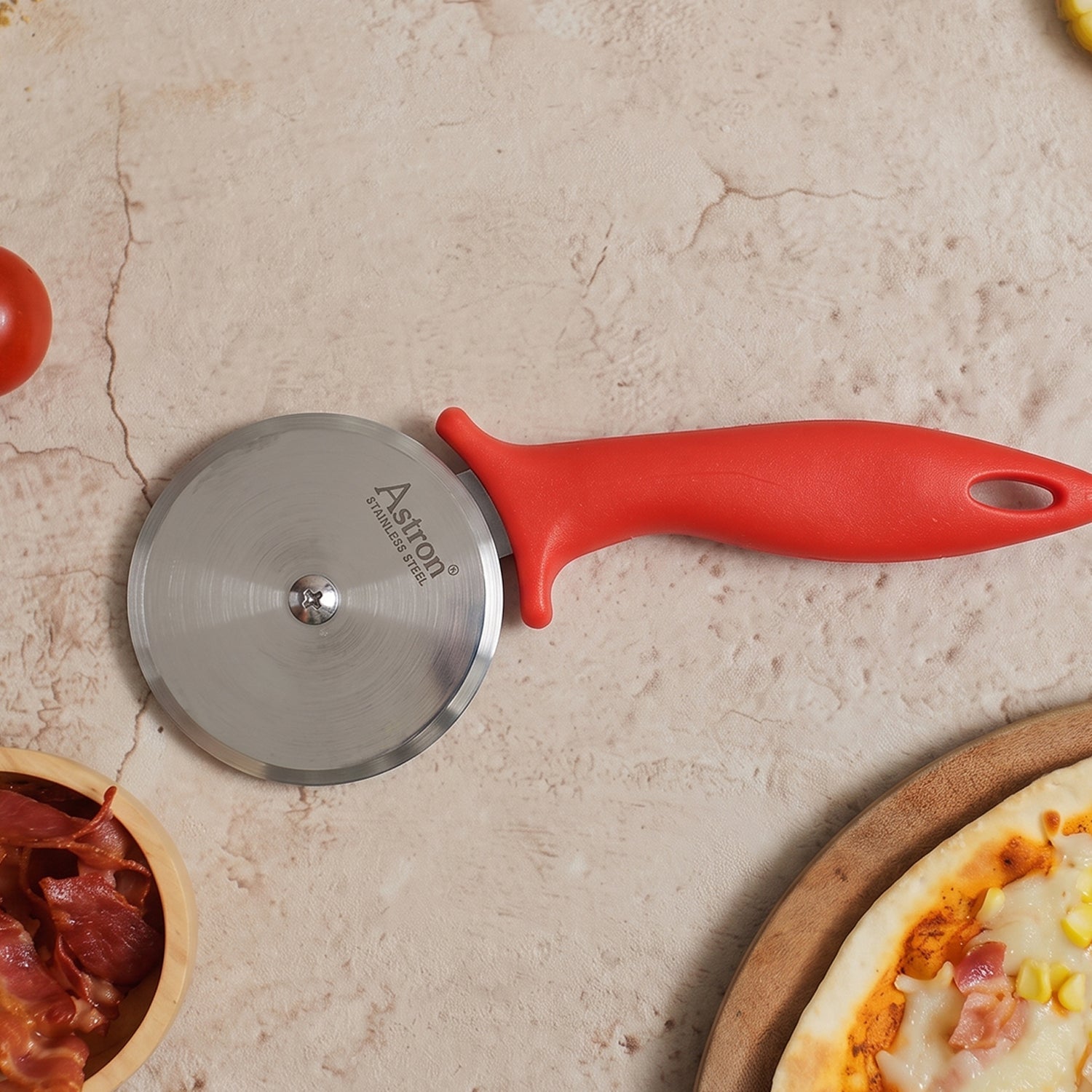 Stainless steel pizza wheel design details