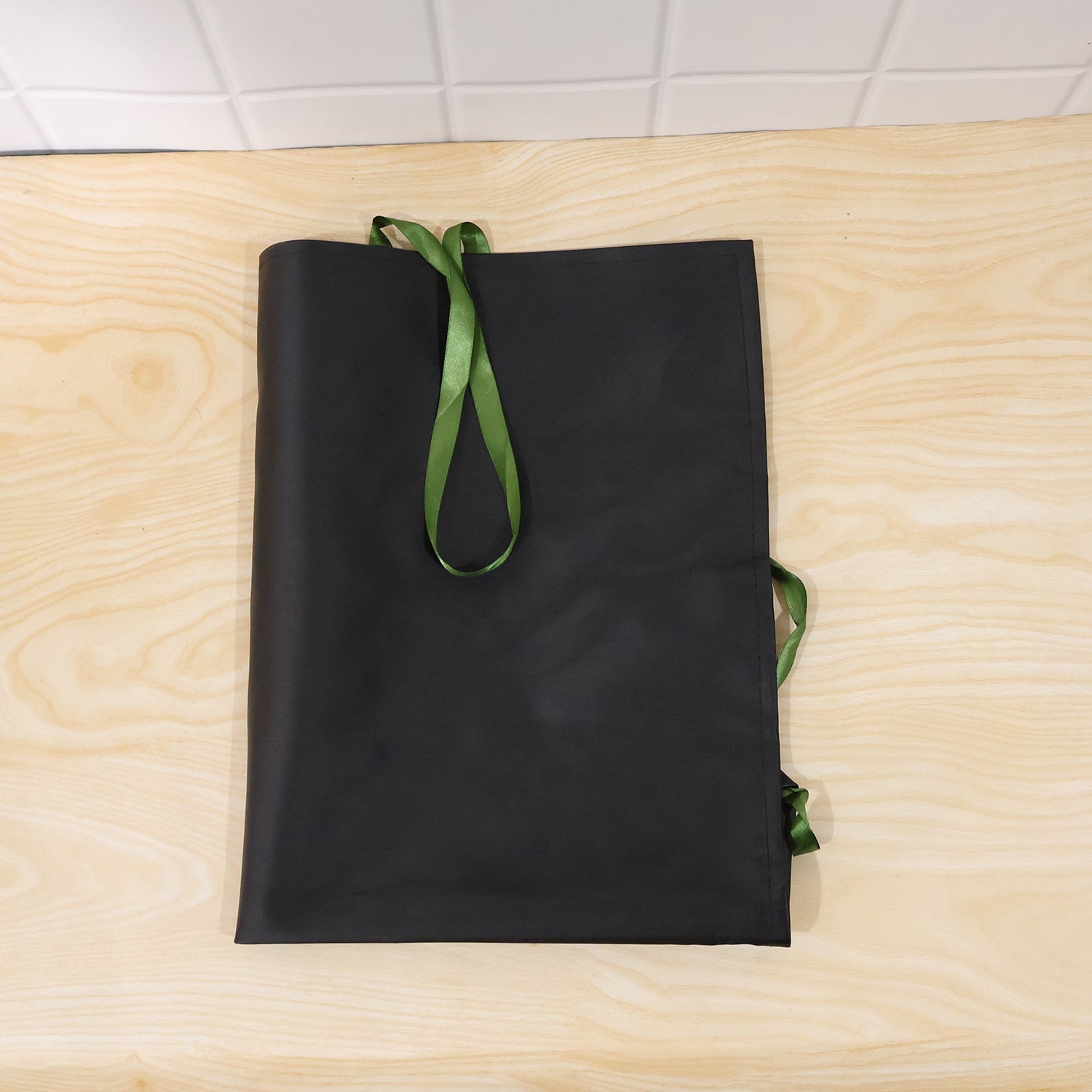Live photo of adjustable kitchen cooking apron