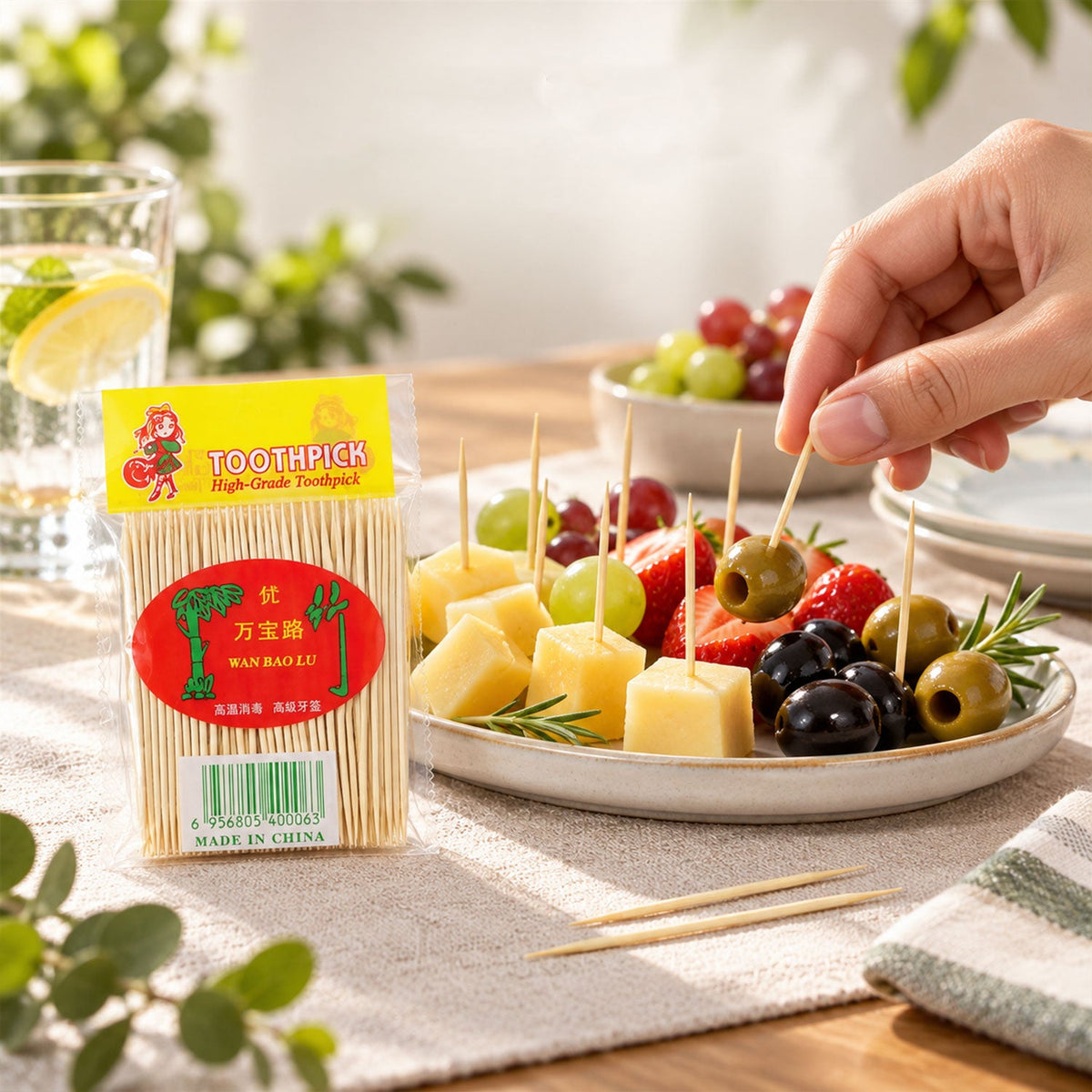 Wooden Double Pointed Toothpicks for Fruits and Easy Snack Serving