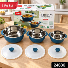 A three-piece set of blue serving bowls with clear lids and a product box are arranged on a wooden surface.