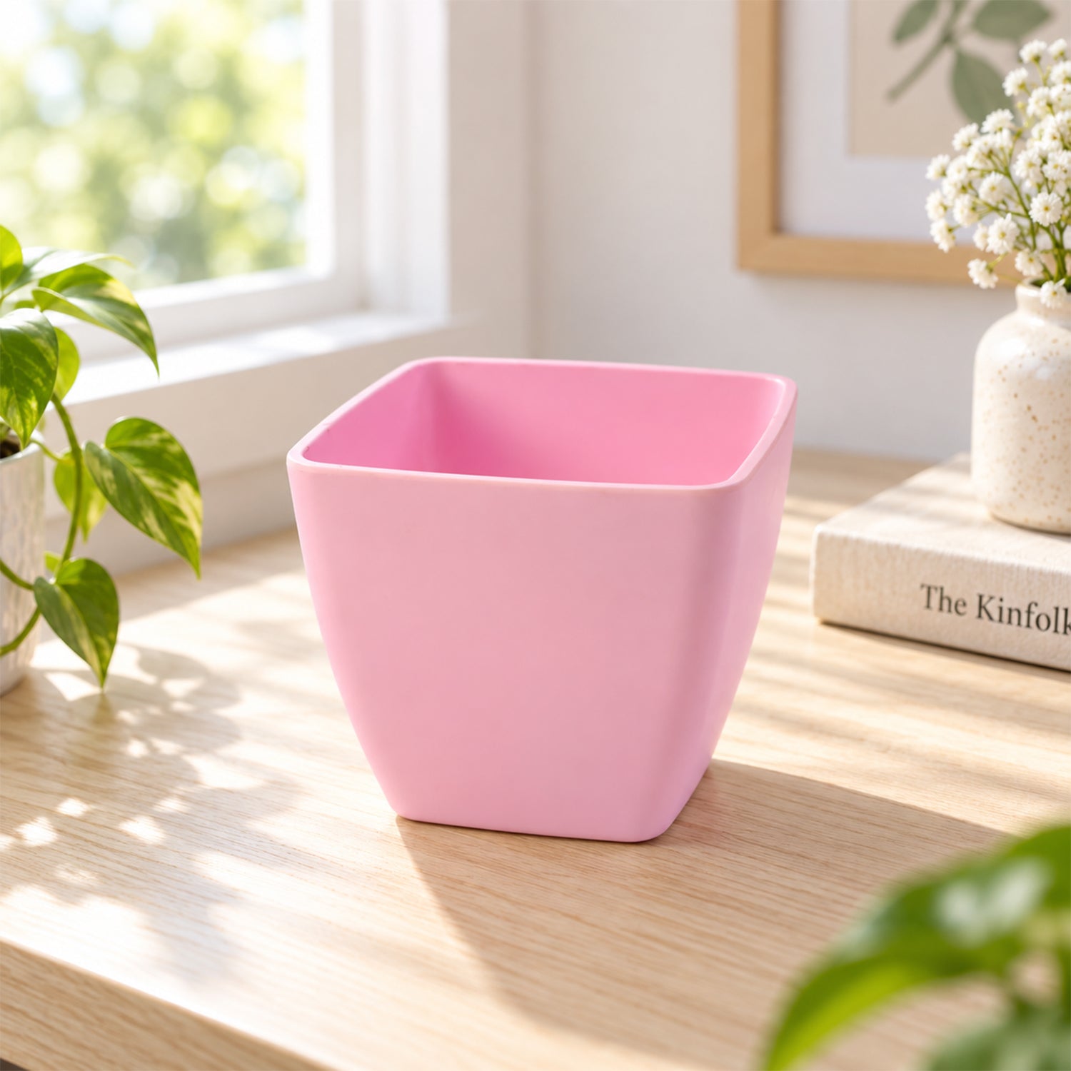Empty decorative flower pot
