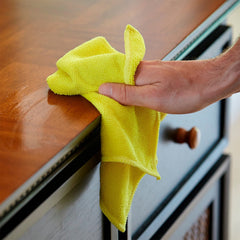 Microfiber cleaning cloths in bulk, perfect for household cleaning.