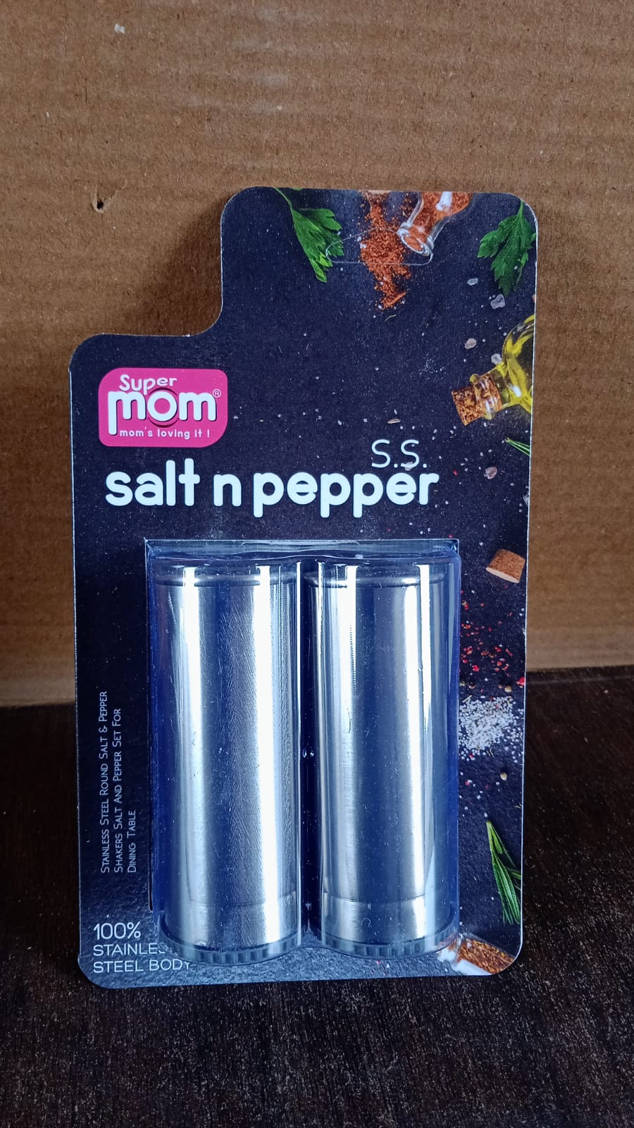 Supermom salt and pepper shaker set vertical image
