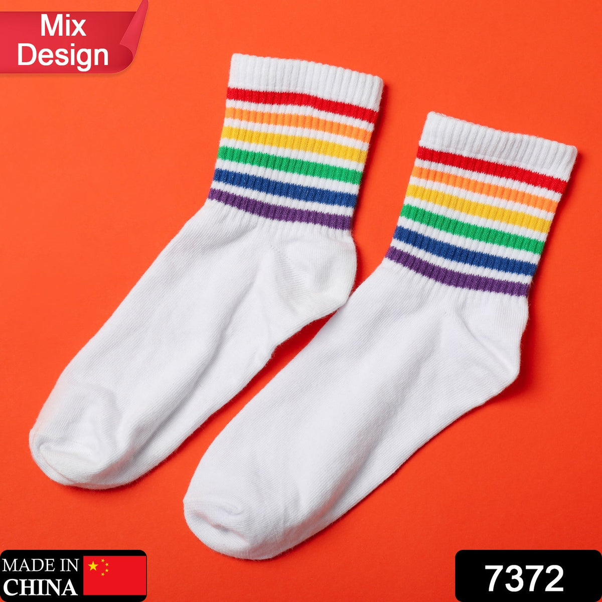 Men's ankle length sports socks in blue and white