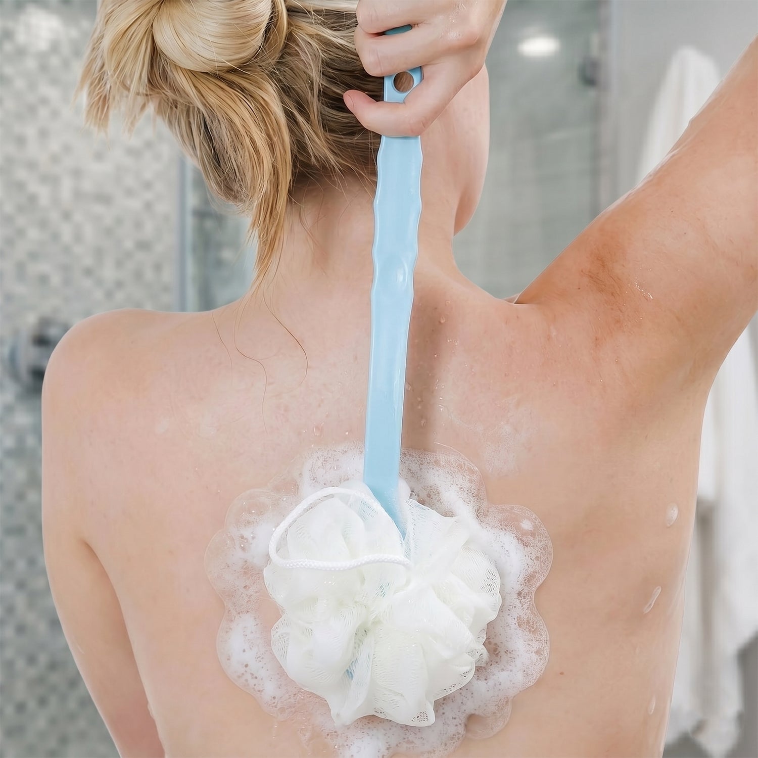 Back scrubber brush for bathing