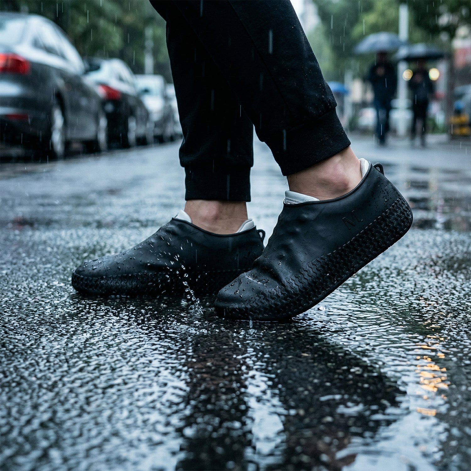 Waterproof Silicone Shoe Cover Black Color (1 Pair, Medium Size)