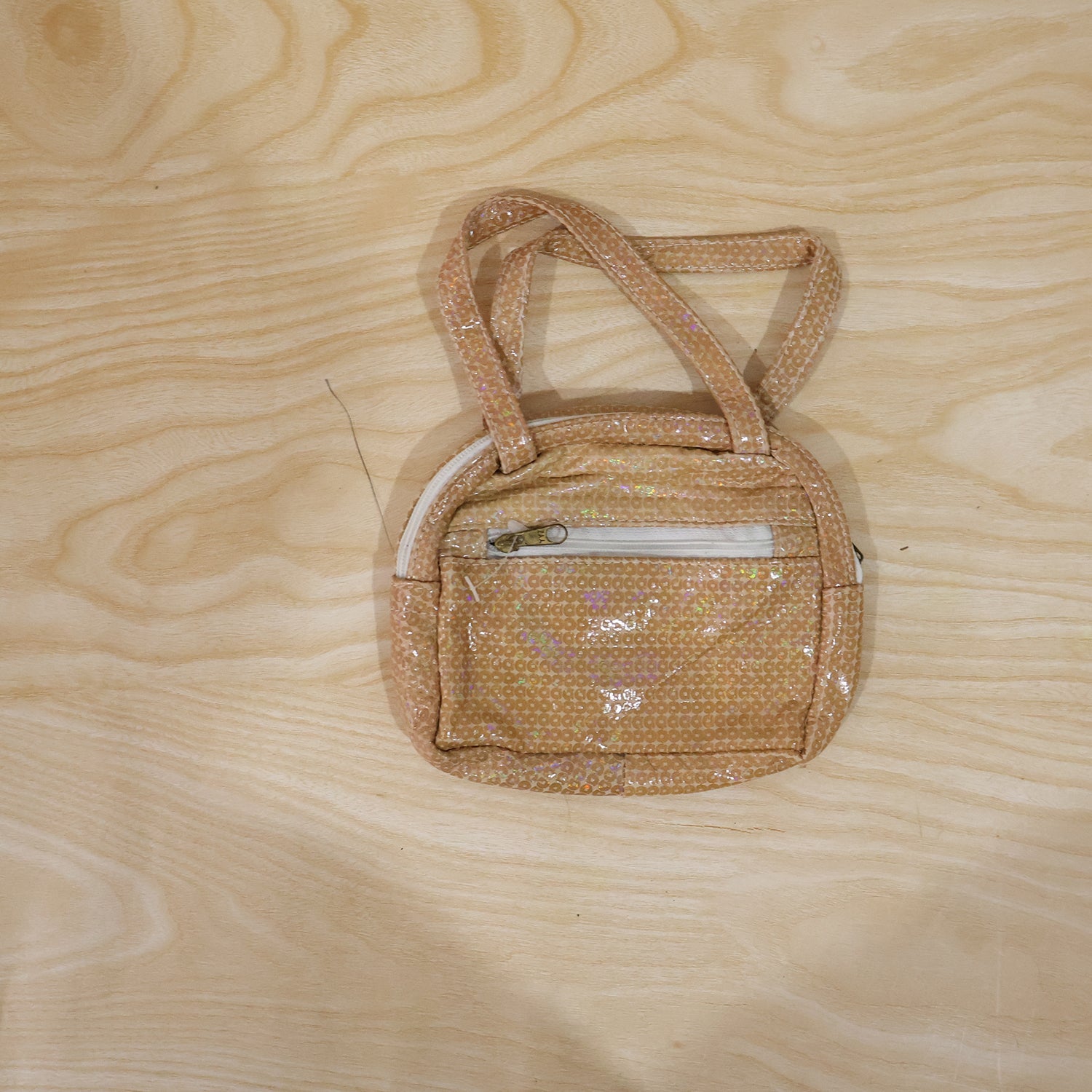 Mini Hand Purse for Girls â€“ Compact and Stylish Zipper Bag