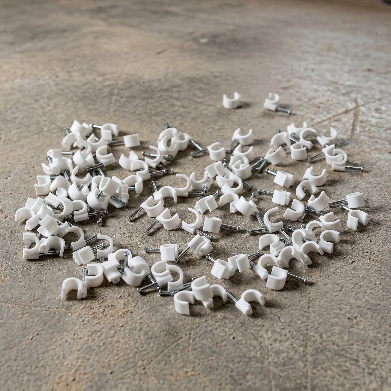 Heavy Duty Plastic Cable Clip with Steel Nail (100 Pc, 8mm)