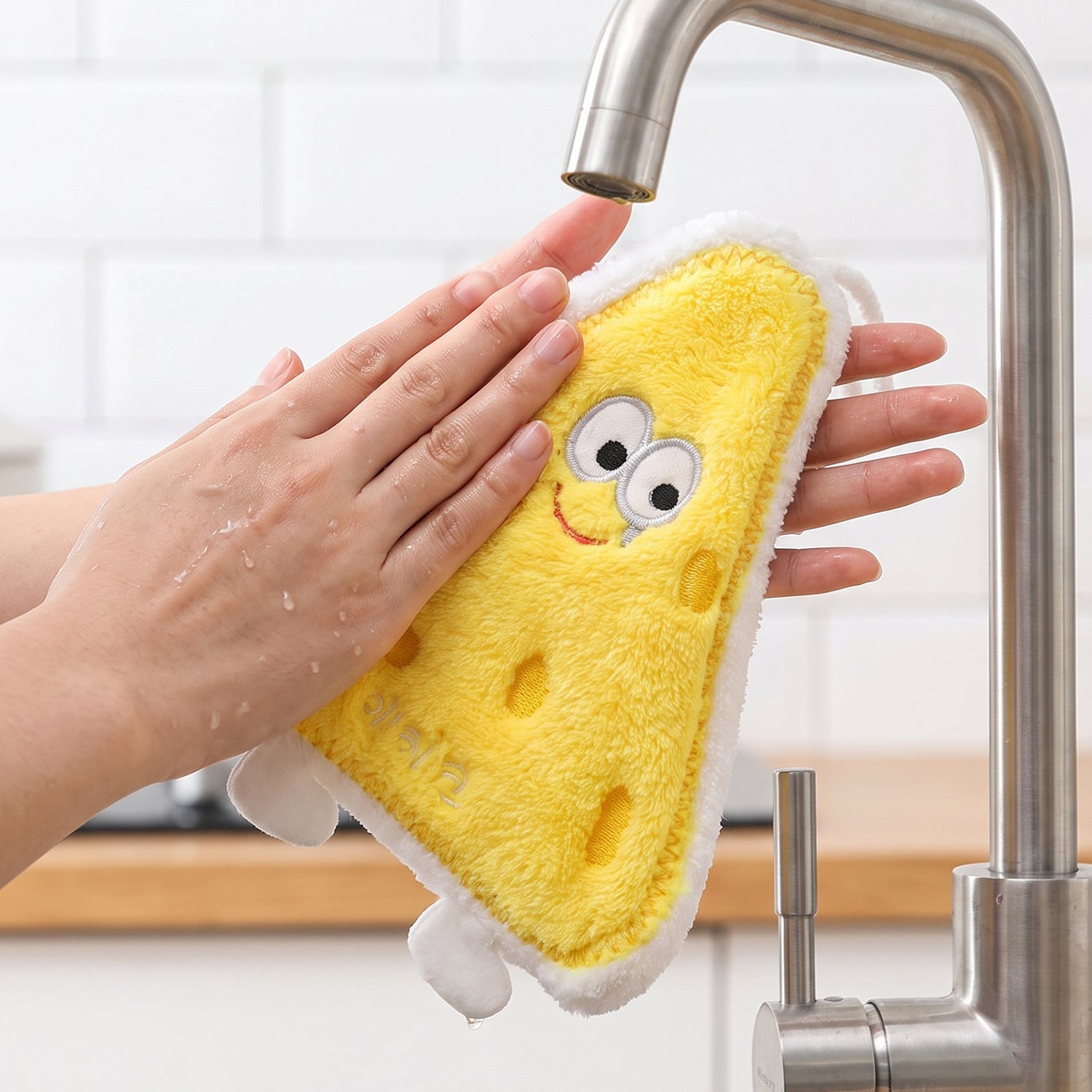 Cartoon Microfiber Hanging Hand Towel Quick Dry Kitchen Wipe Cloth (1 Pc)