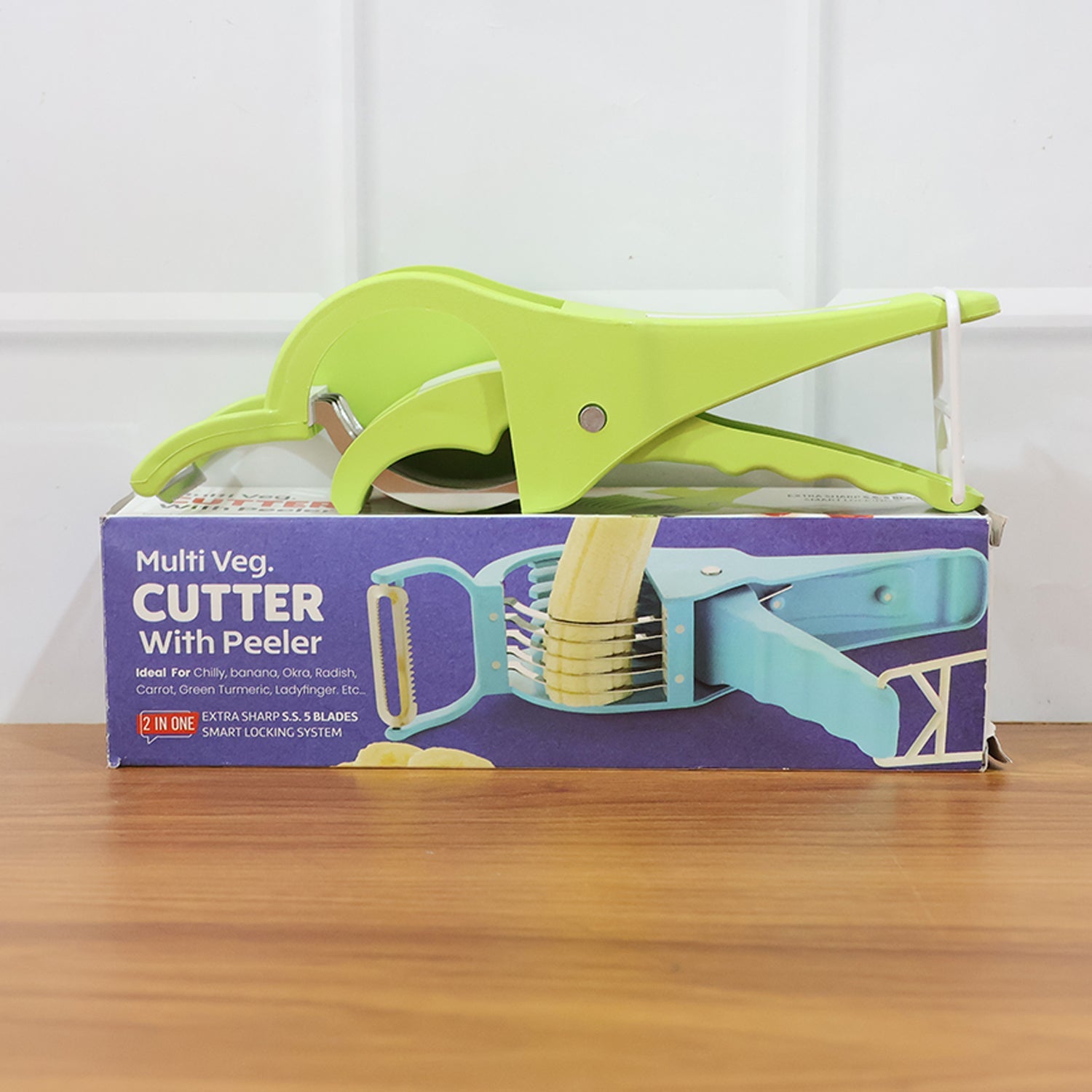 Quickslice cutter with fresh chopped vegetables